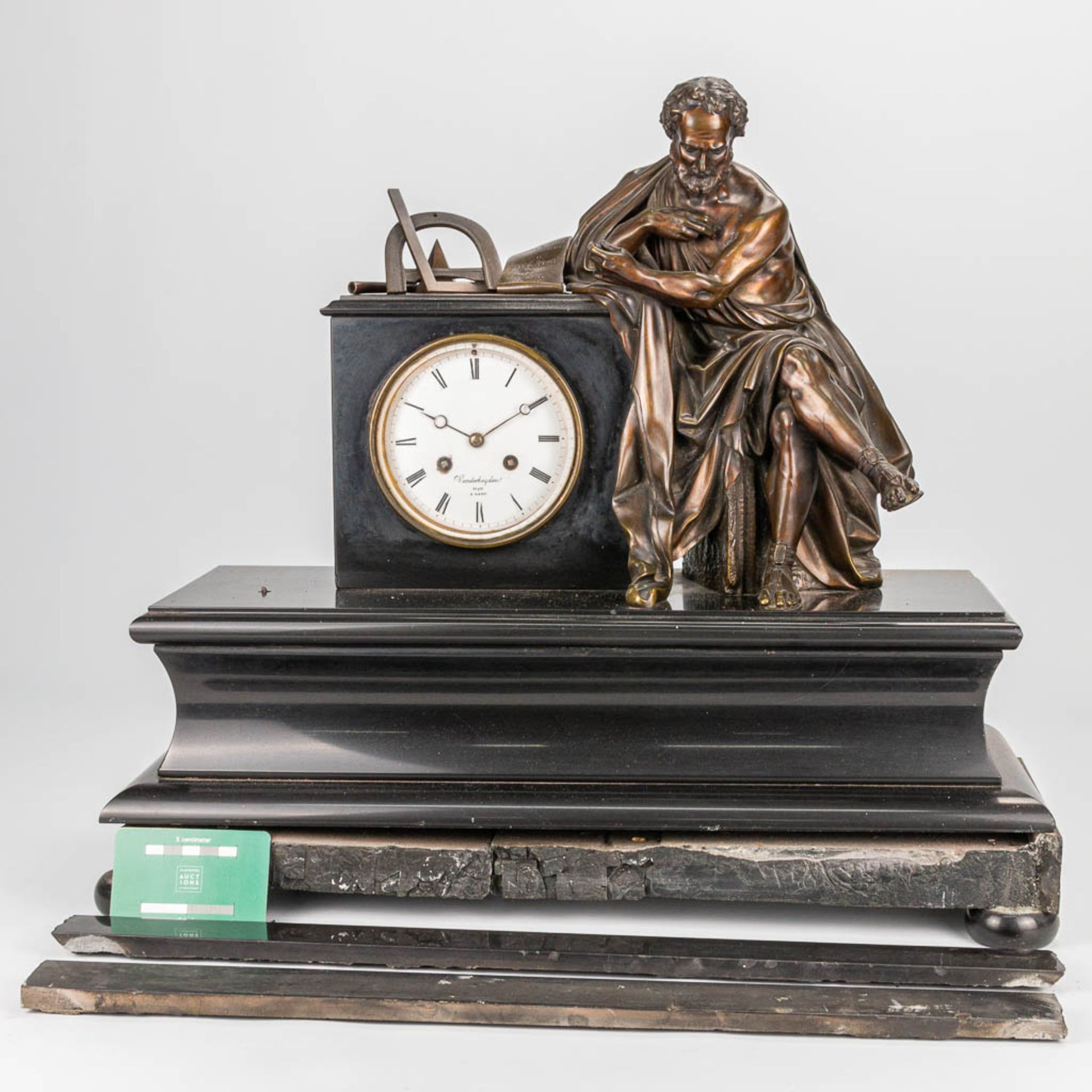A black mantle clock with bronze statue of a scientist, marked Vanderheyden in Ghent. (53 x 21 x 47 - Image 2 of 6