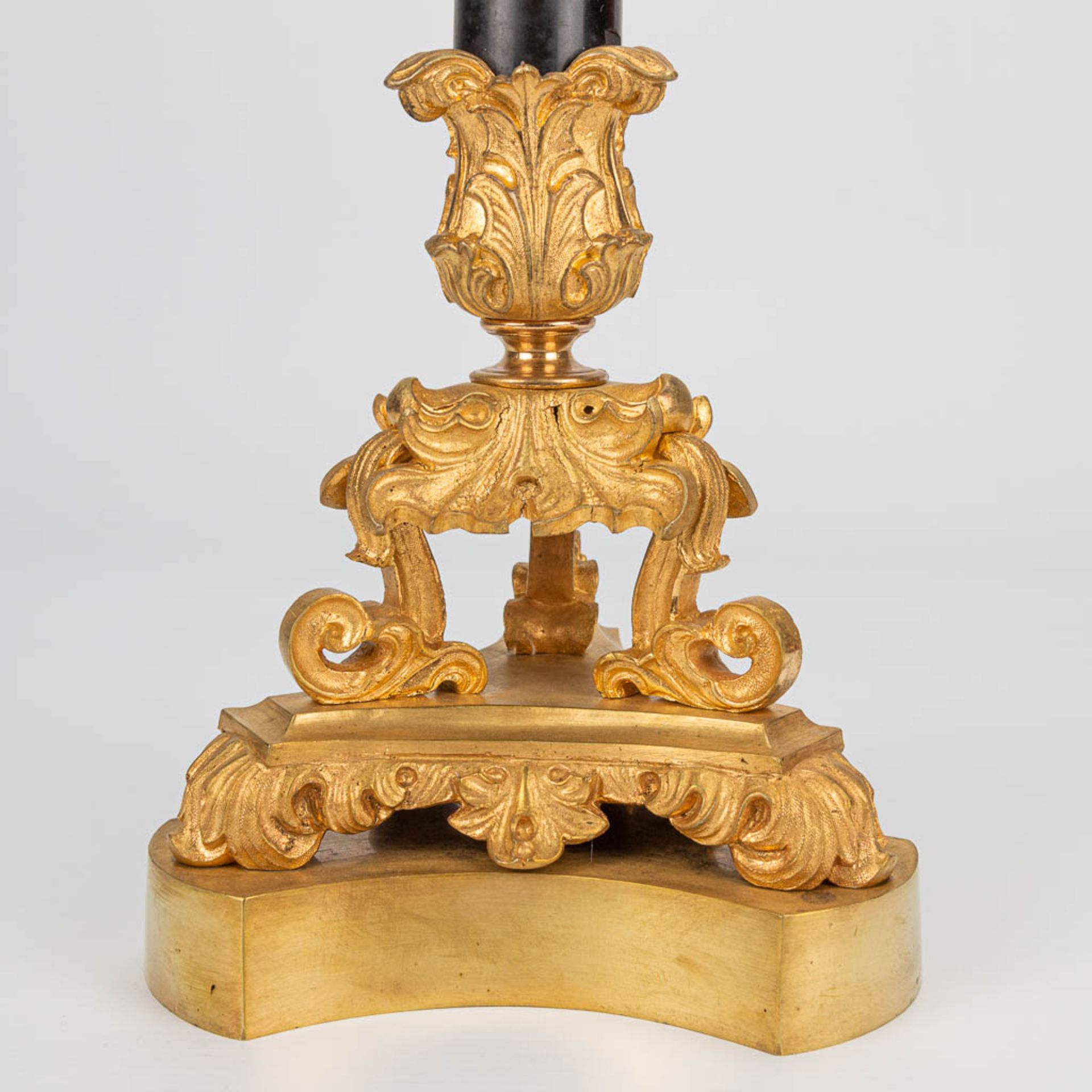 A pair of candelabra made of gilt bronze. 19th century. (21 x 19 x 60 cm) - Image 5 of 5