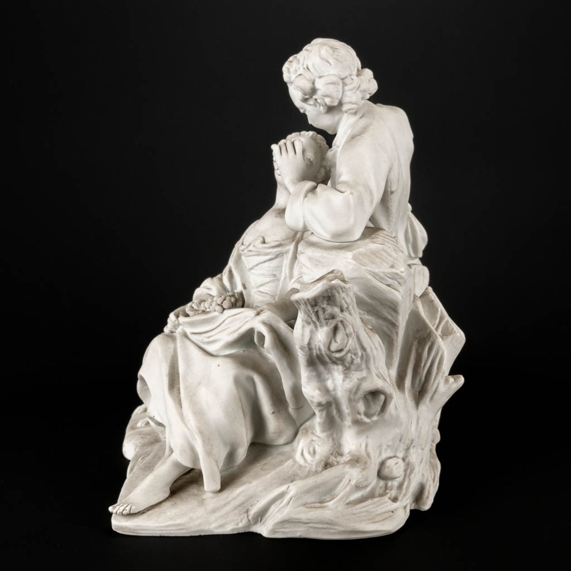A romantic scene made of biscuit porcelain and marked Sevres. 19th century. (17 x 23 x 22 cm) - Image 3 of 20