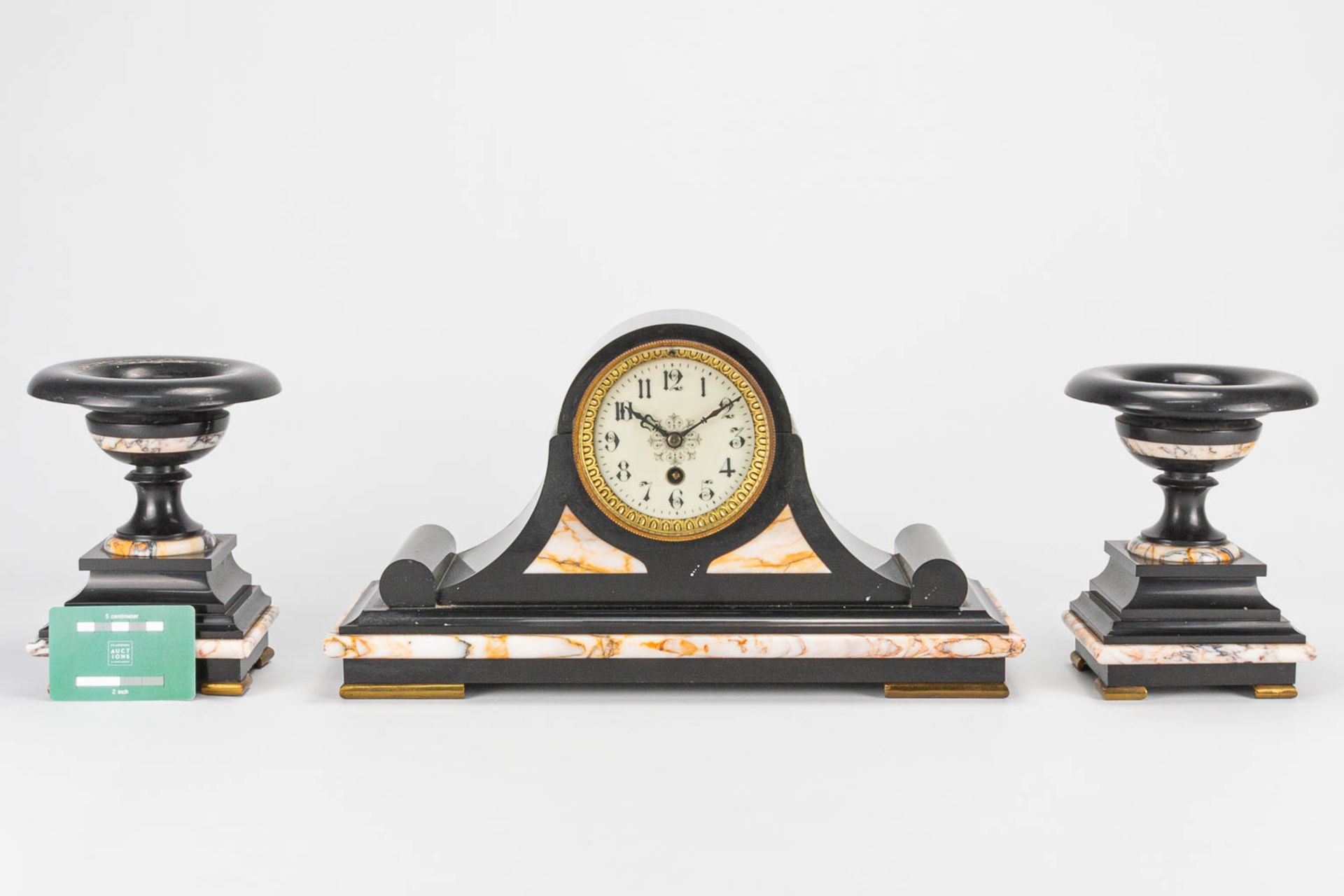 A three piece garniture clock made of marble and bronze. The first half of the 20th century. (13,5 x - Image 3 of 7