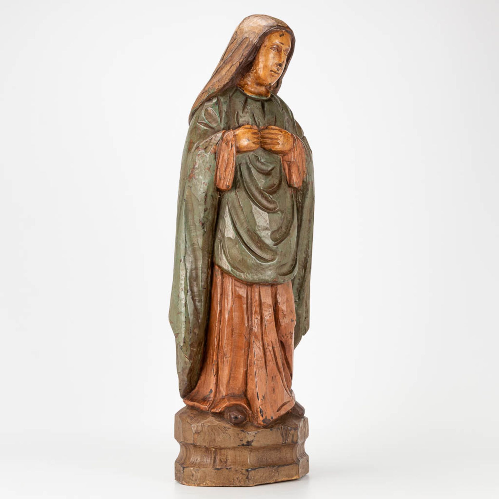 A wood sculpture of Madonna with polychrome. The second half of the 19th century. (12 x 22 x 57 cm) - Bild 7 aus 16