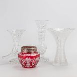 A collection of 4 crystal items, 3 vases and a pic-fleur. Bohemia and Val Saint Lambert. (25 x 19,5