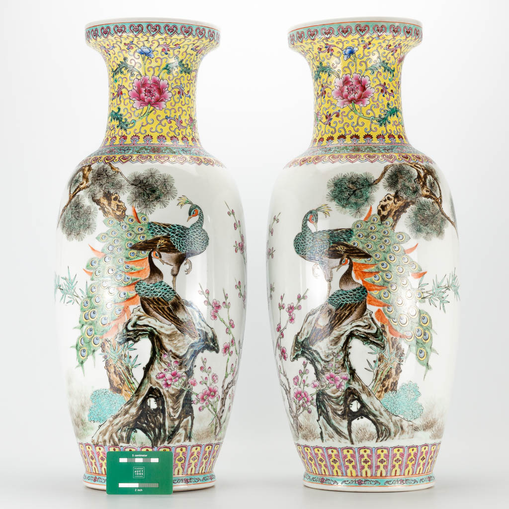 A pair of Chinese vases made of porcelain hand painted decor with peacocks. Marked Qianlong. 20th ce - Image 8 of 19