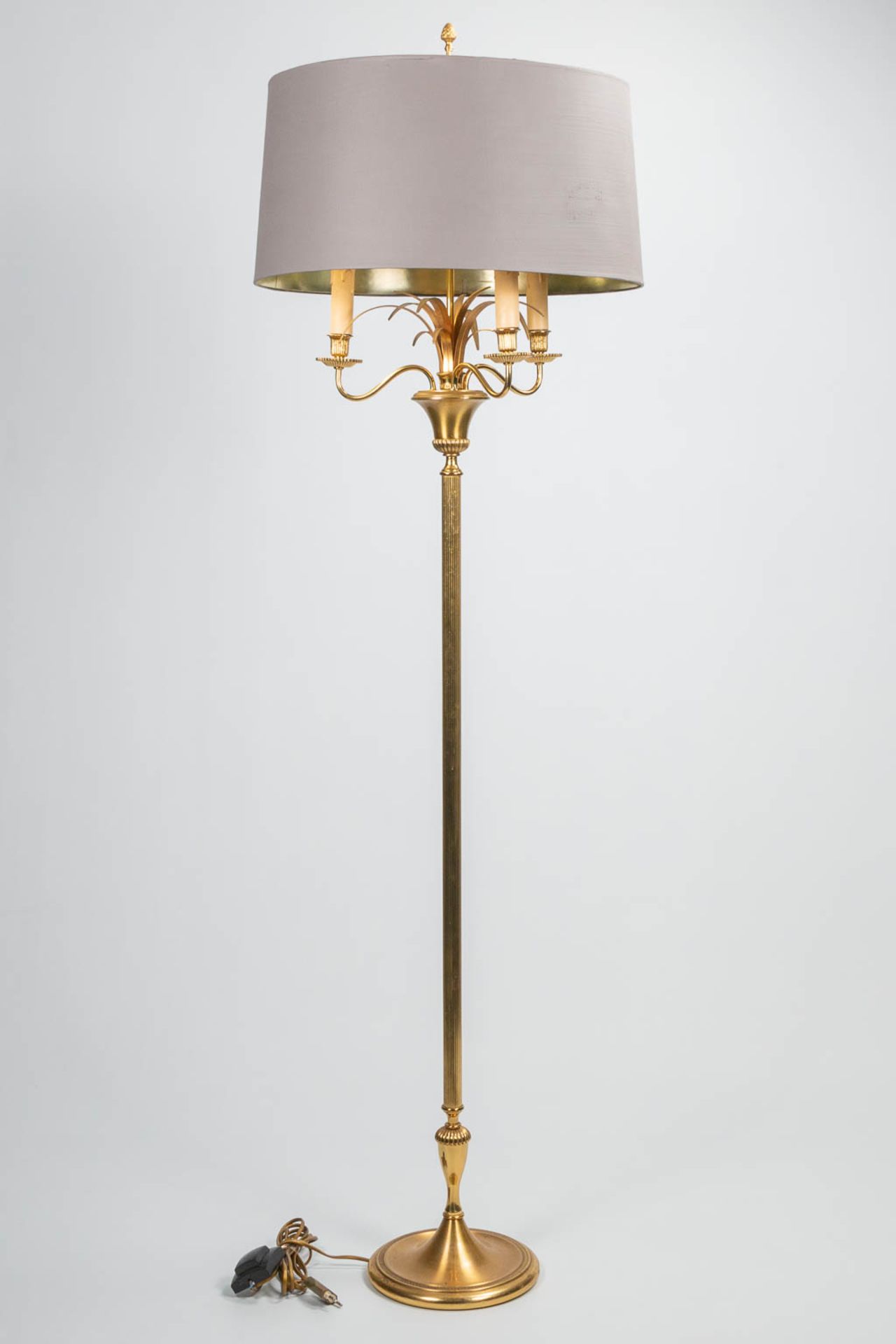 A standing lamp made in Hollywood Regency style. Around 1970. (163 x 34 cm) - Image 3 of 13