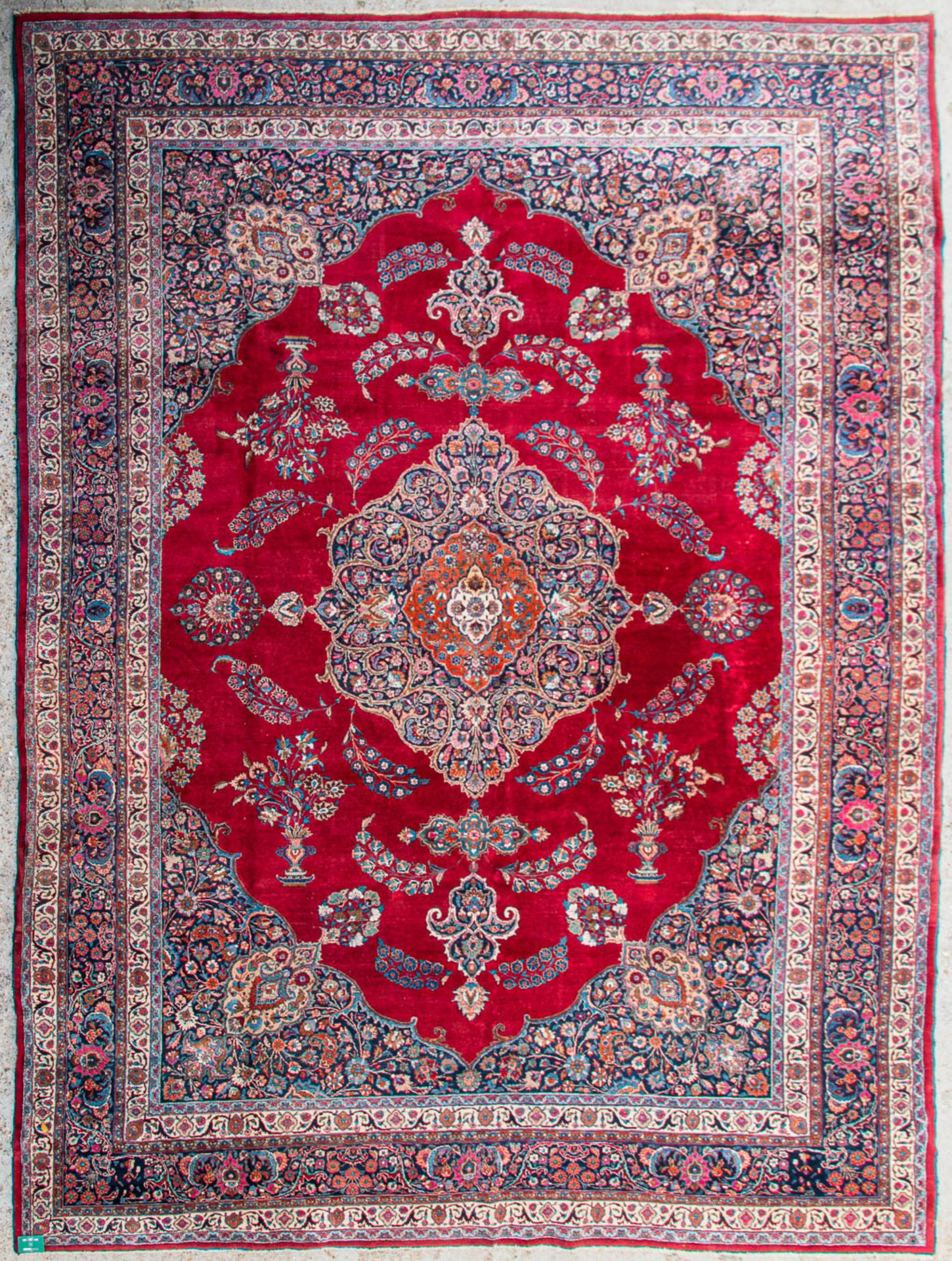 A large Oriental hand-made carpet. Kachan. (414 x 305) (305 x 414 cm) - Image 3 of 6