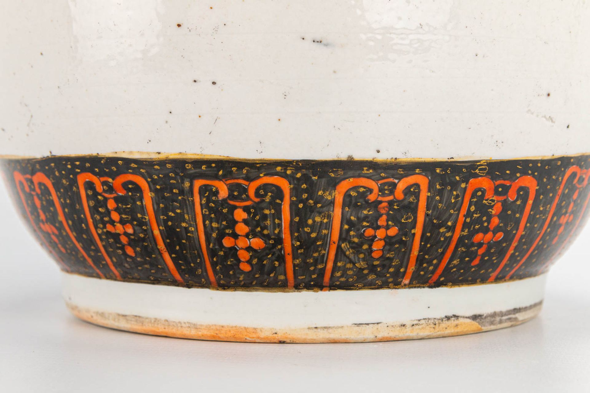 A Chinese vase with decor of wise men and calligraphic texts. 19th/20th century. (54 x 21 cm) - Image 15 of 21