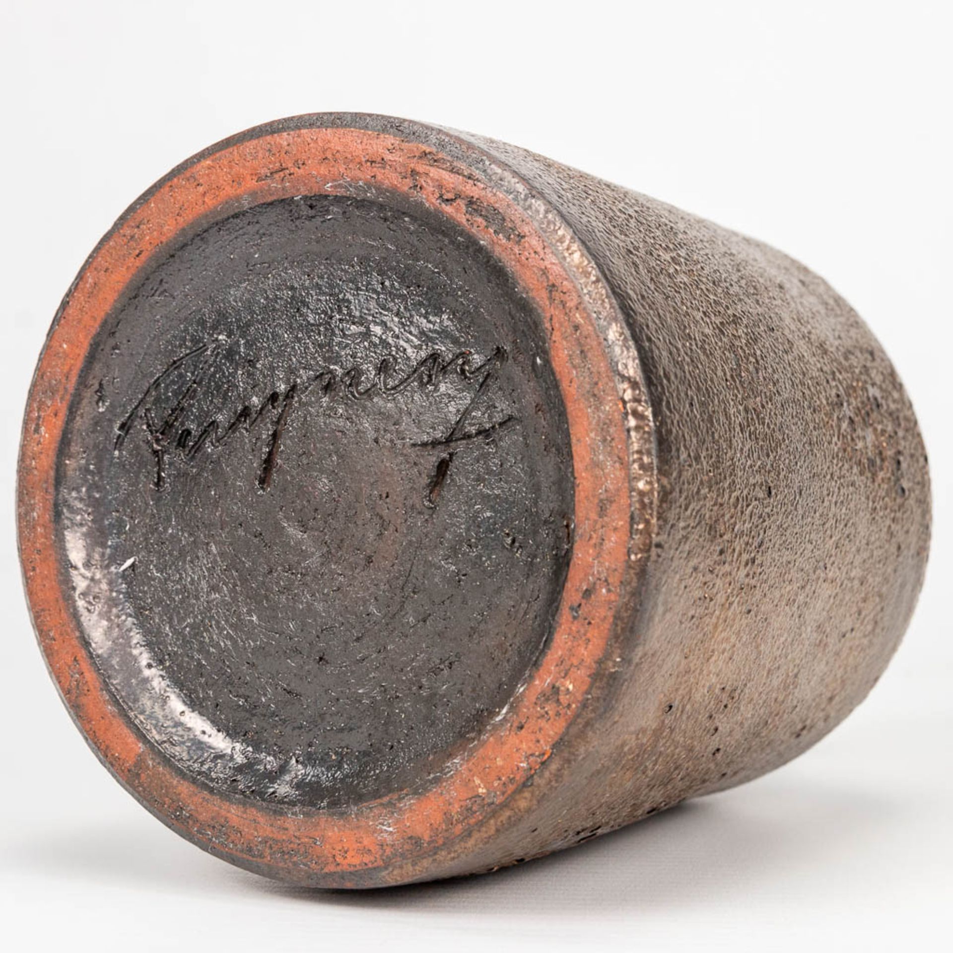 Elisabeth VANDEWEGHE (XX-XXI) a vase made of bronze glaze ceramics for Perignem. (20 x 10 cm) - Image 8 of 9