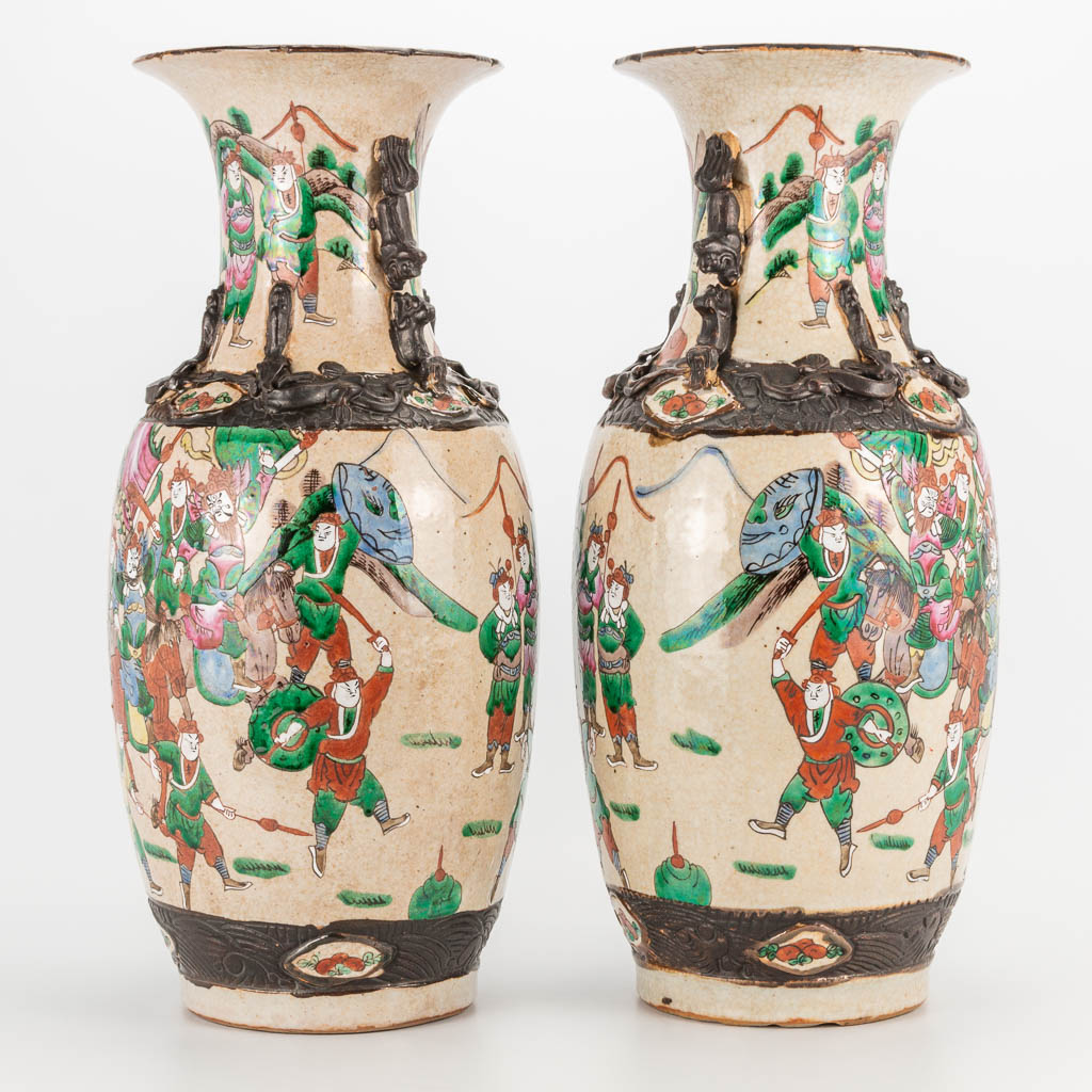 A pair of Nanking Chinese porcelain vases. (46 x 20 cm) - Image 5 of 25