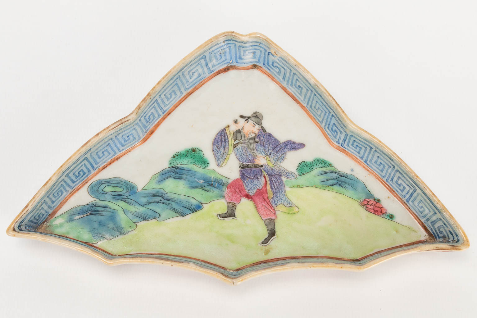 A set of 4 plates made of Chinese porcelain in a triangle shape with images of ladies and wise men. - Image 12 of 20