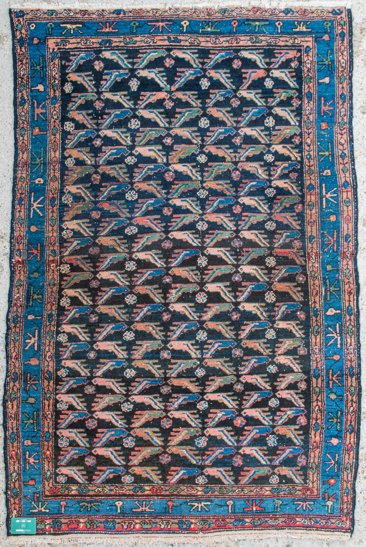 An Oriental hand-made carpet. (120 x 183 cm) - Image 5 of 5