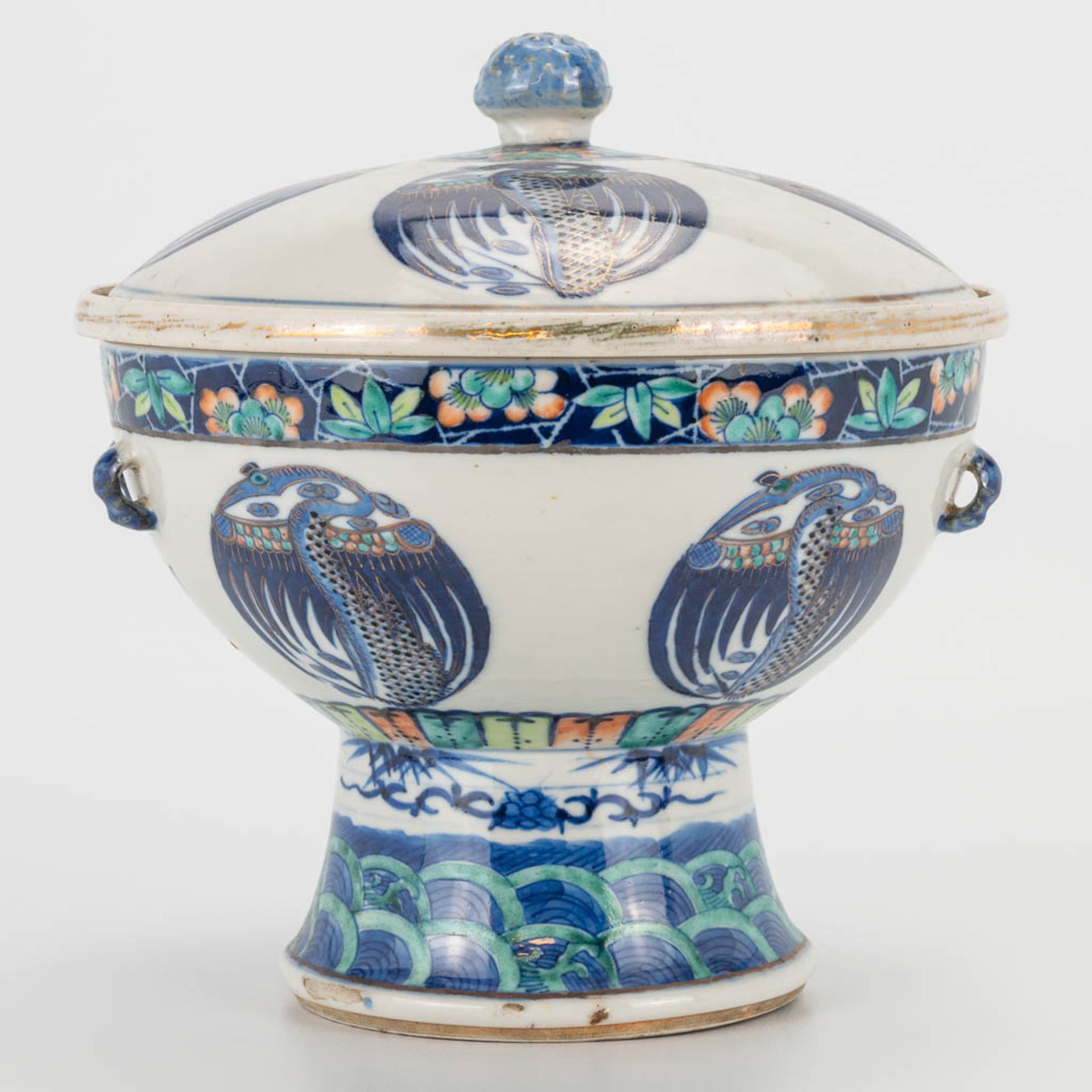 A 'Bain Marie' Douchai made of Chinese porcelain, Tching dinasty, 19th century.Ê (21 x 20 cm)
