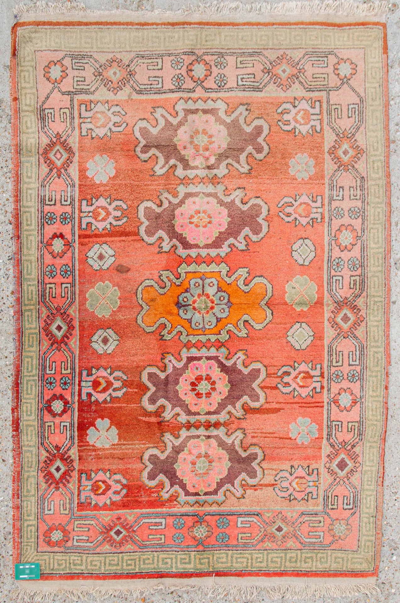 An Oriental hand-made carpet, Samarkand (200 x 135) (200 x 135 cm) - Image 4 of 7