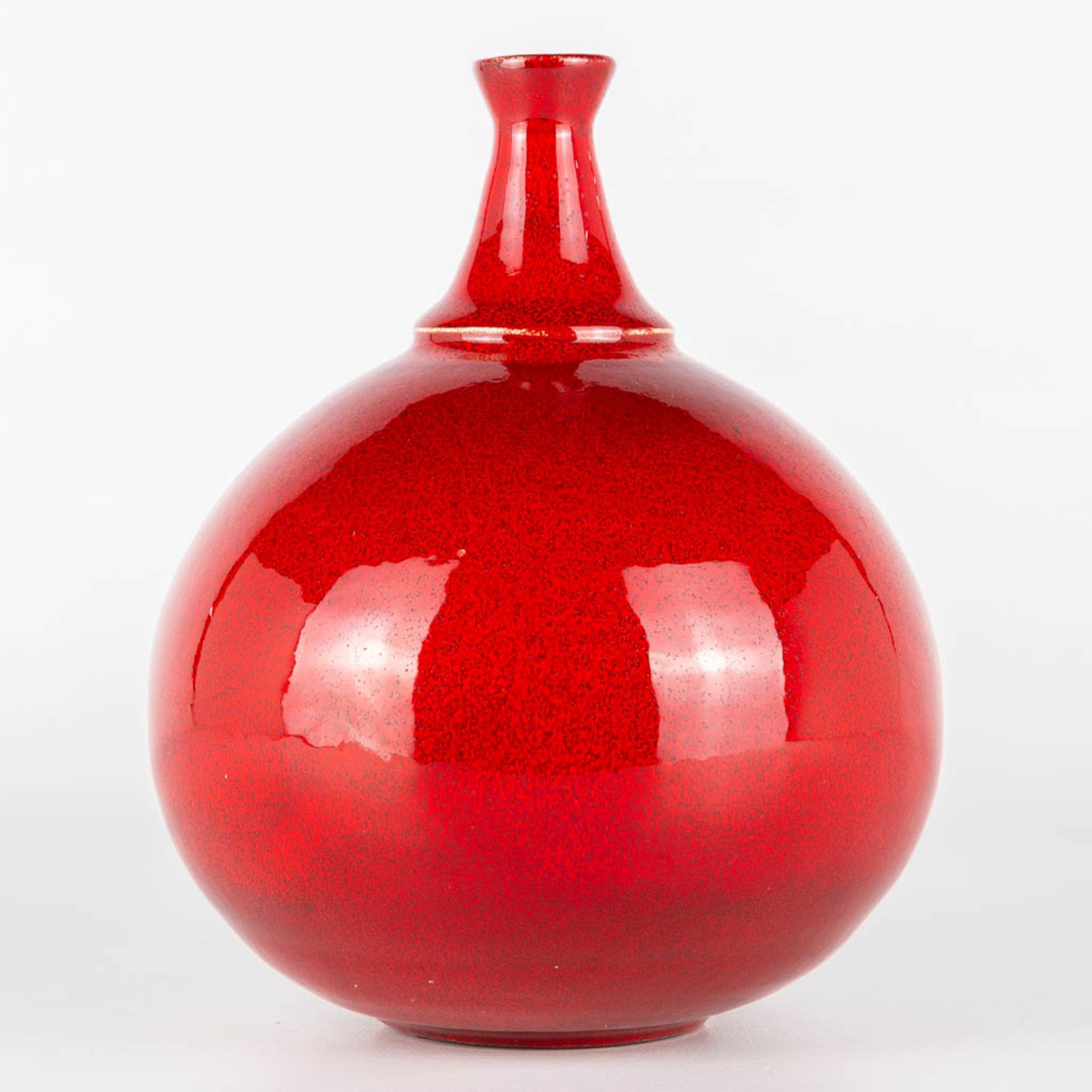 A vase made of red glazed white ceramics and probably made in Scandinavia. Period 1960-1970. (17 x 1 - Image 5 of 10