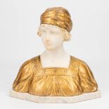 P. BALESTRA (XIX - XX) A buste made of bronze and alabaster in art deco style. (15 x 32 x 32 cm)