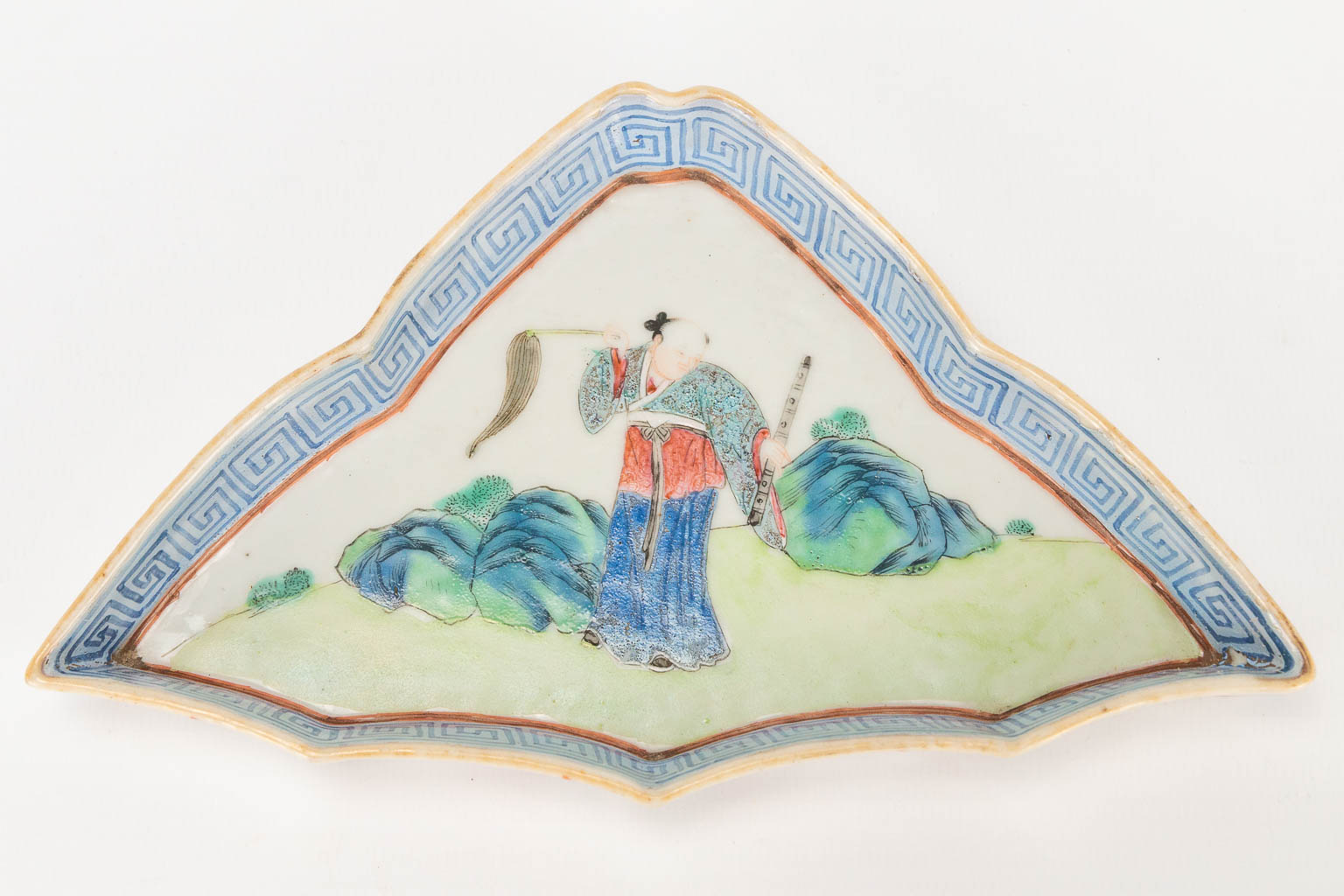 A set of 4 plates made of Chinese porcelain in a triangle shape with images of ladies and wise men. - Image 15 of 20