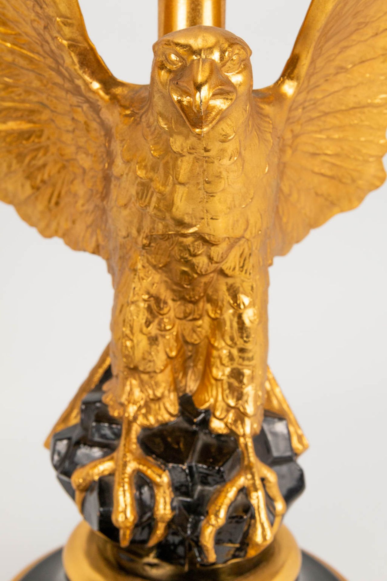 A pair of Deknudt table lamps of an eagle, metal on a porcelain base, 1970-1980. Hollywood Regency s - Image 11 of 19