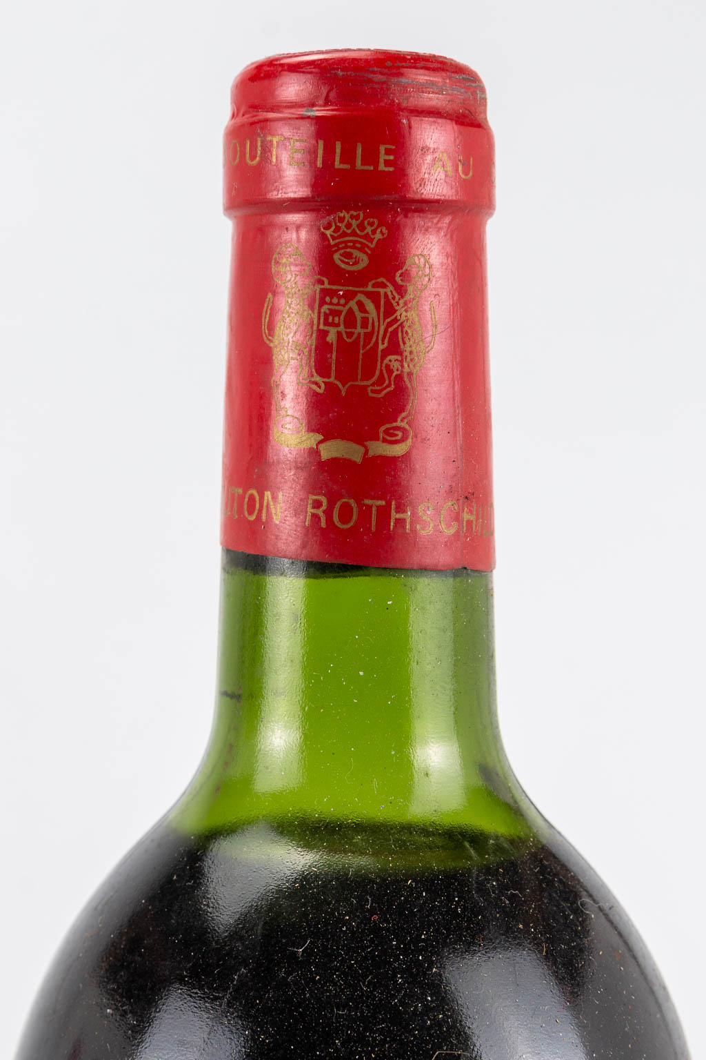 A collection of 4 bottles of Chateau Mouton Rothschild 1975, with labels made by Andy Warhol. (30 x - Image 10 of 13