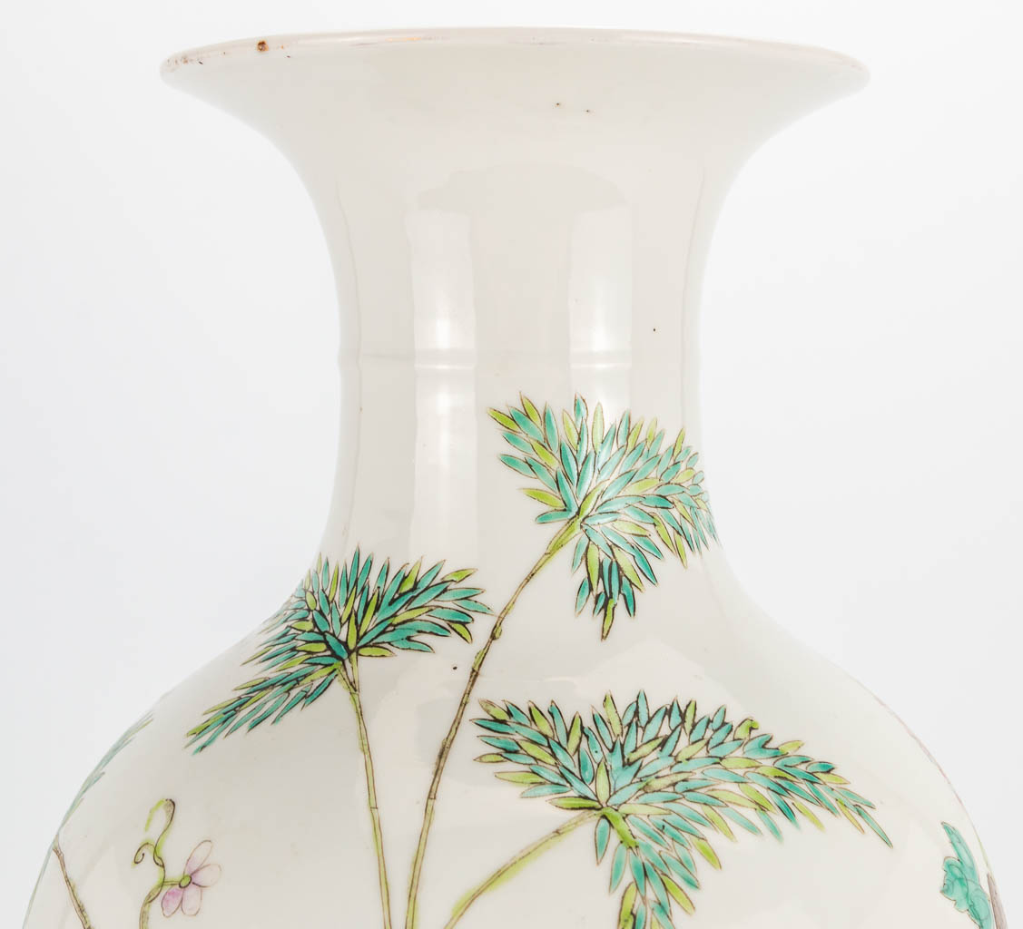 A Chinese vase with decor of peonies and birds. 19th/20th century. (46 x 20 cm) - Image 9 of 16