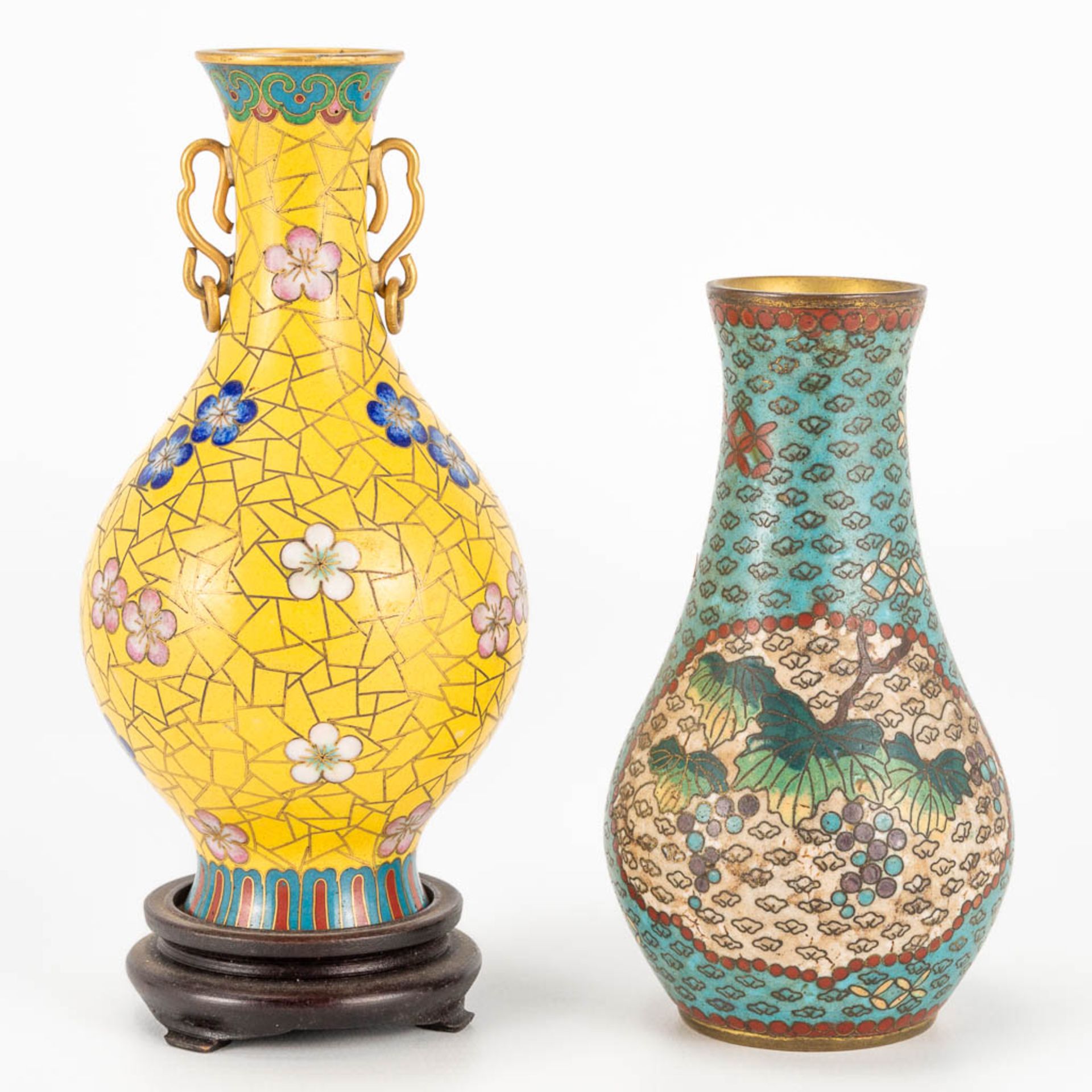 A collection of 4 antique miniature cloisonne vases. (12,5 x 7 cm) - Image 7 of 16