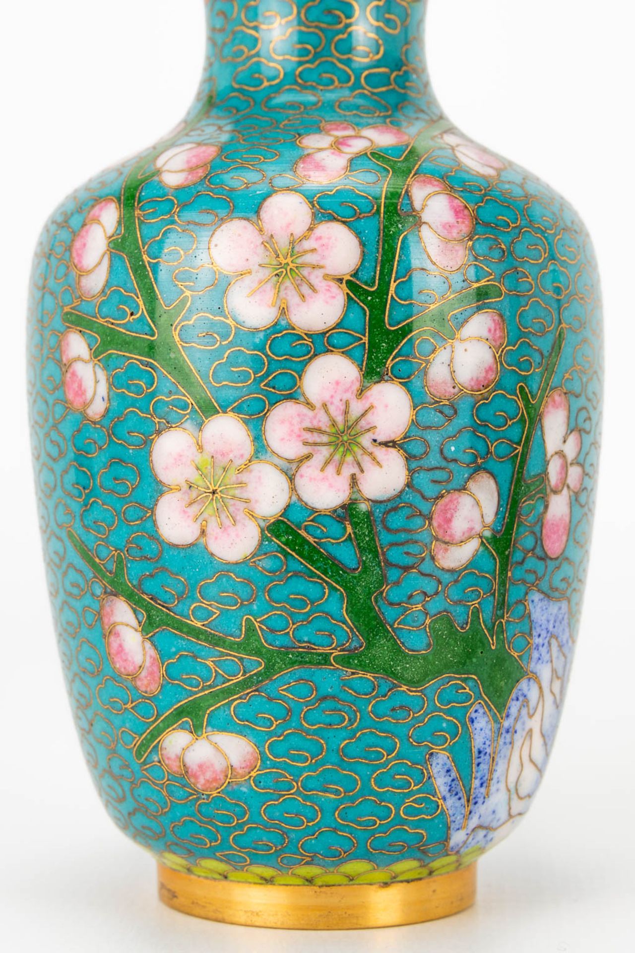 A collection of 4 antique miniature cloisonne vases. (12,5 x 7 cm) - Image 16 of 16