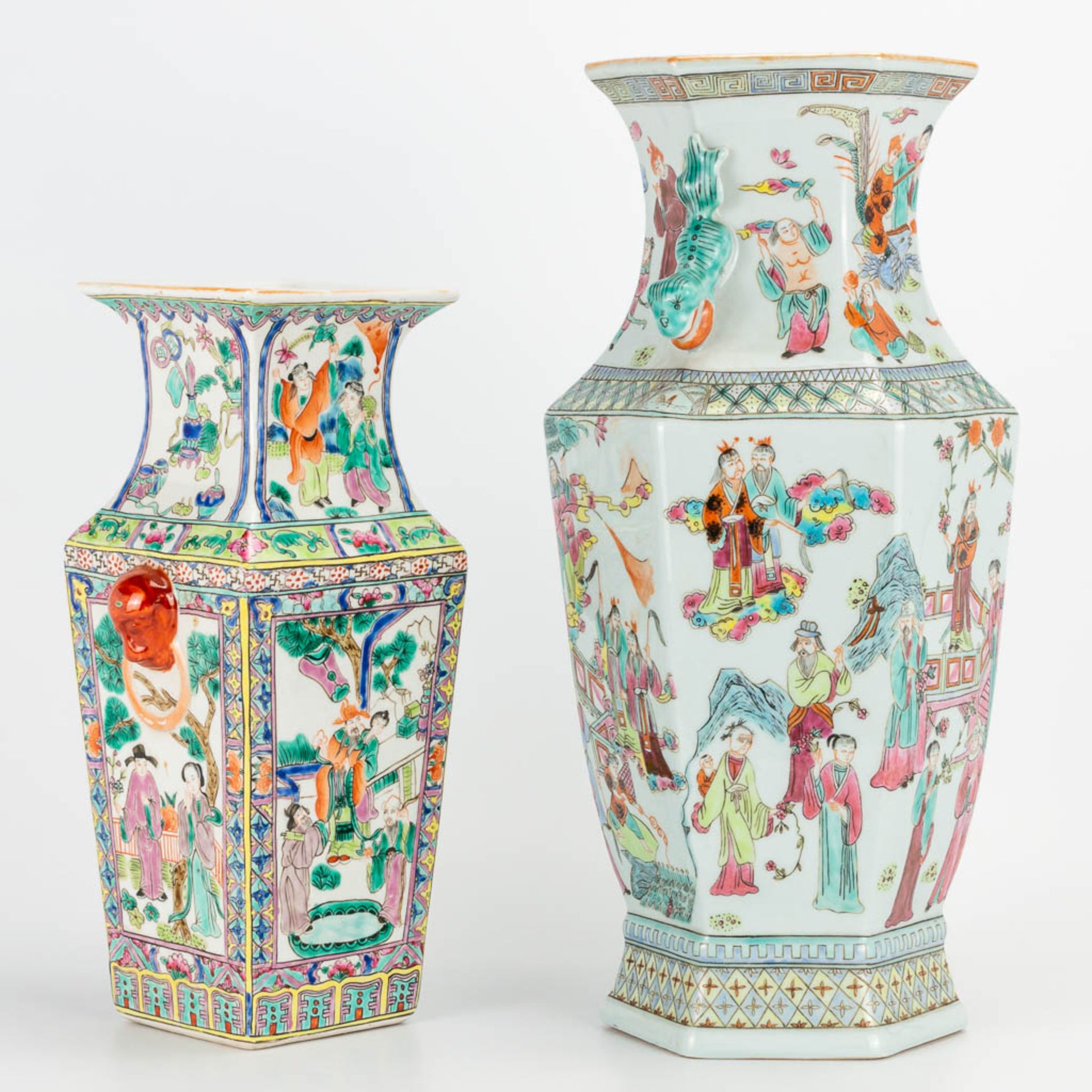 A collection of 2 Chinese vases with decor of emperors, playing children and ladies in court. 20th c - Image 5 of 29