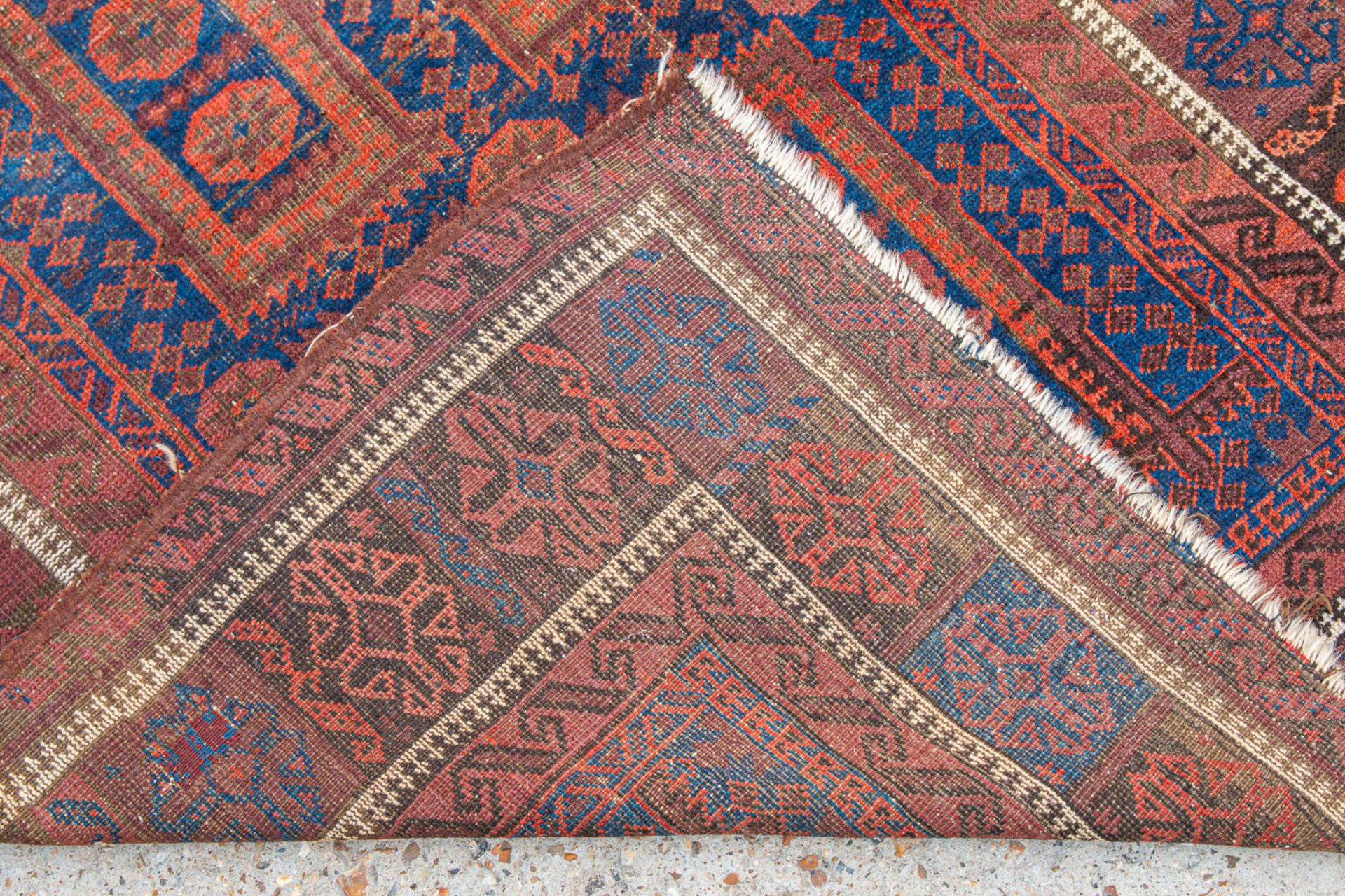 An Oriental hand-made carpet. Bokhara / Turkaman. (112 x 210 cm) - Image 3 of 5