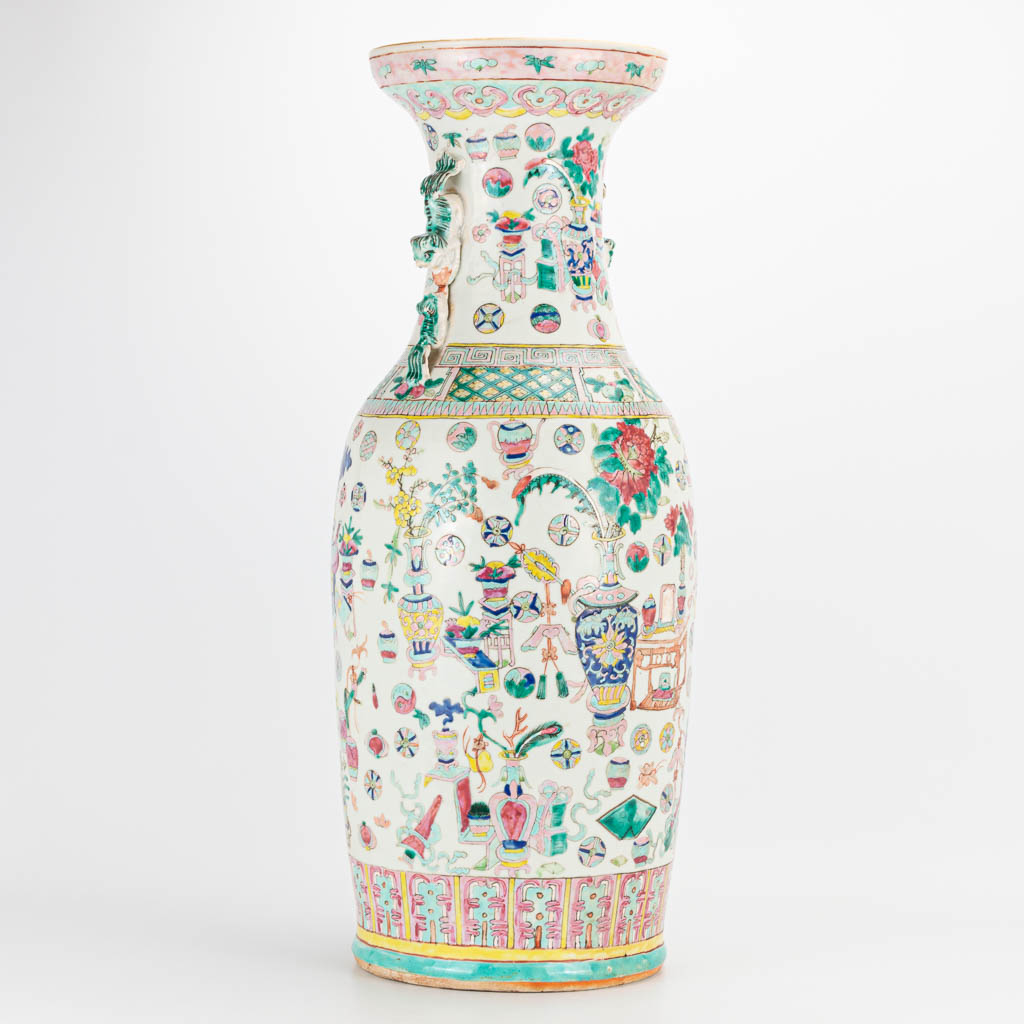 A Chinese vase with decor of antiquities. 19th/20th century. (60 x 23 cm) - Image 7 of 23