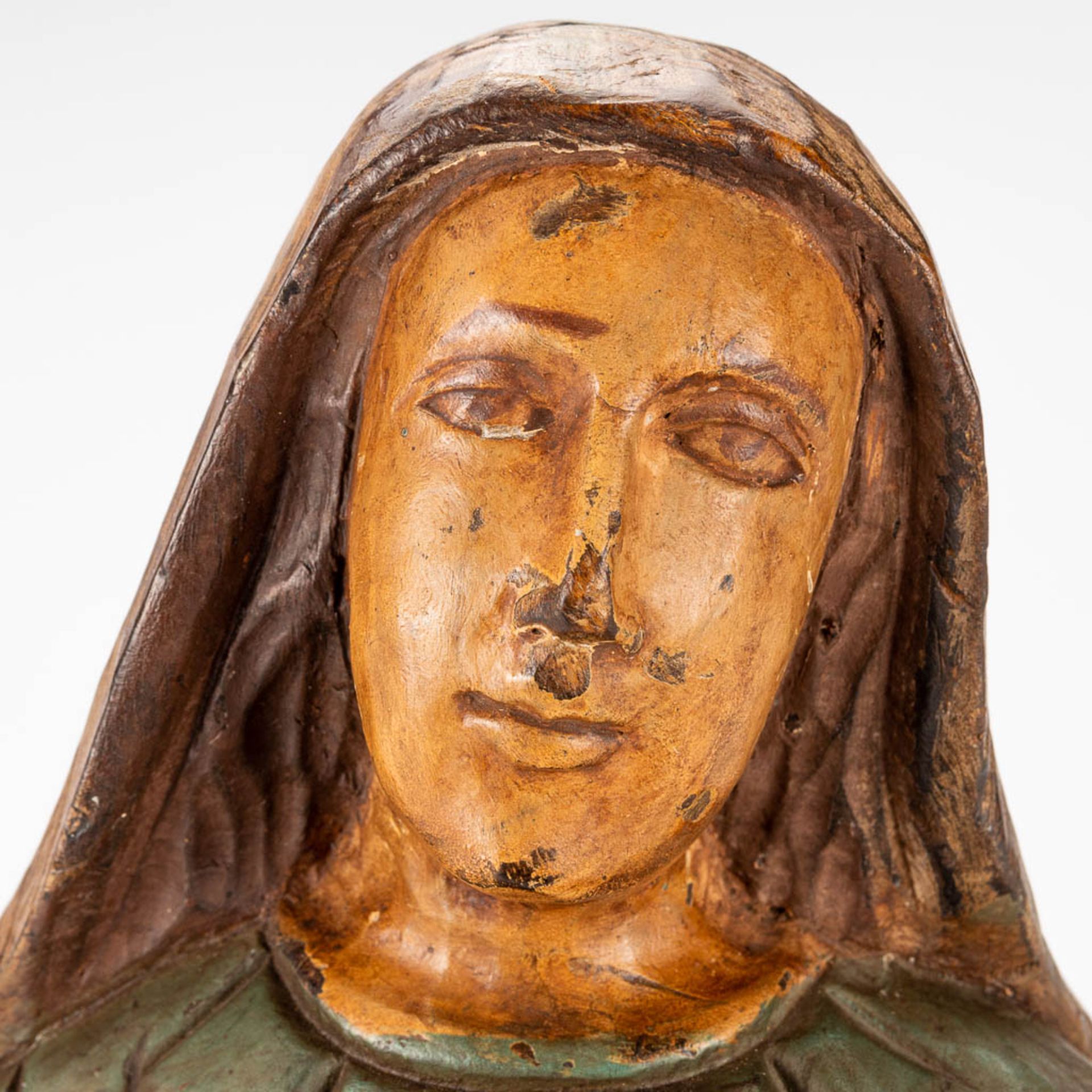 A wood sculpture of Madonna with polychrome. The second half of the 19th century. (12 x 22 x 57 cm) - Bild 12 aus 16