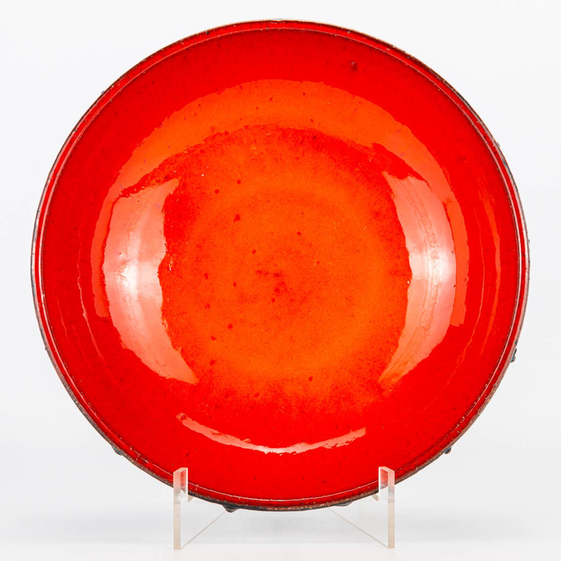 Rogier VANDEWEGHE (1923-2020) For Amphora, a red glazed bowl. (9 x 28 cm) - Image 4 of 12