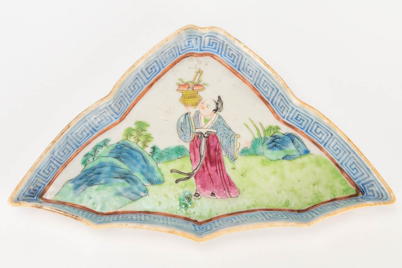 A set of 4 plates made of Chinese porcelain in a triangle shape with images of ladies and wise men. - Image 16 of 20