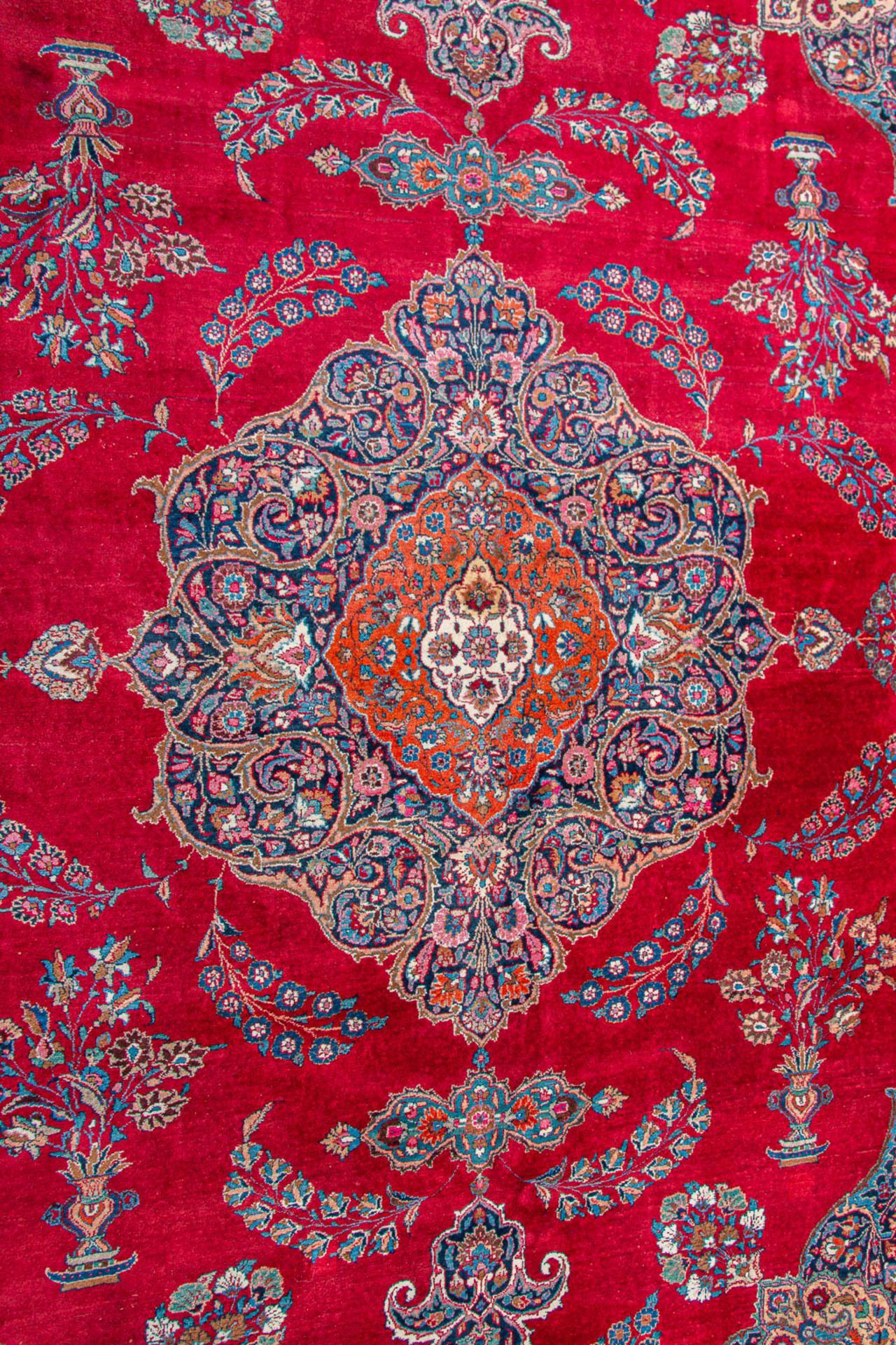 A large Oriental hand-made carpet. Kachan. (414 x 305) (305 x 414 cm) - Image 4 of 6