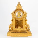 A clock made of ormolu gilt bronze in neoclassical style. Marked F. Gautier, Paris. (17 x 33 x 50 cm