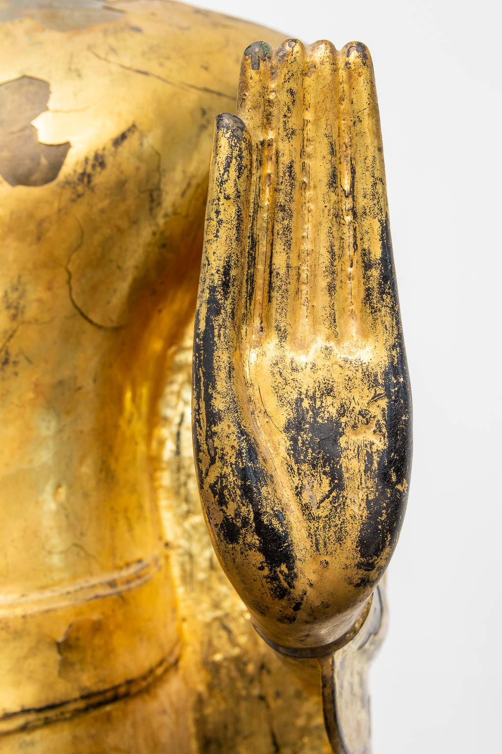 An antique buddha made of bronze and standing on a wood base. (28 x 48 x 180 cm) - Image 14 of 21