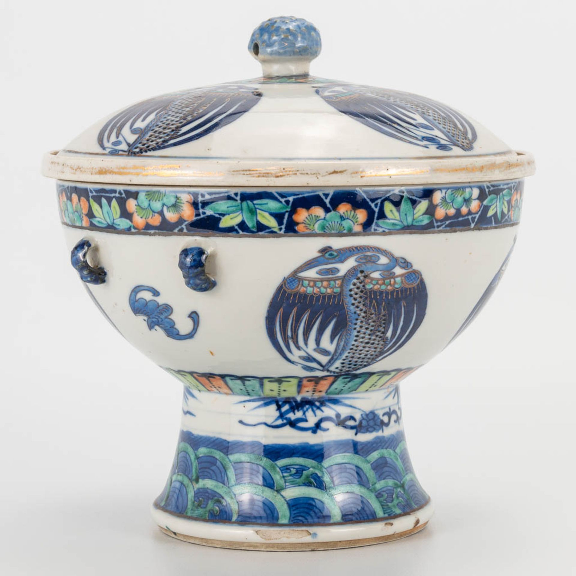 A 'Bain Marie' Douchai made of Chinese porcelain, Tching dinasty, 19th century.Ê (21 x 20 cm) - Image 12 of 16