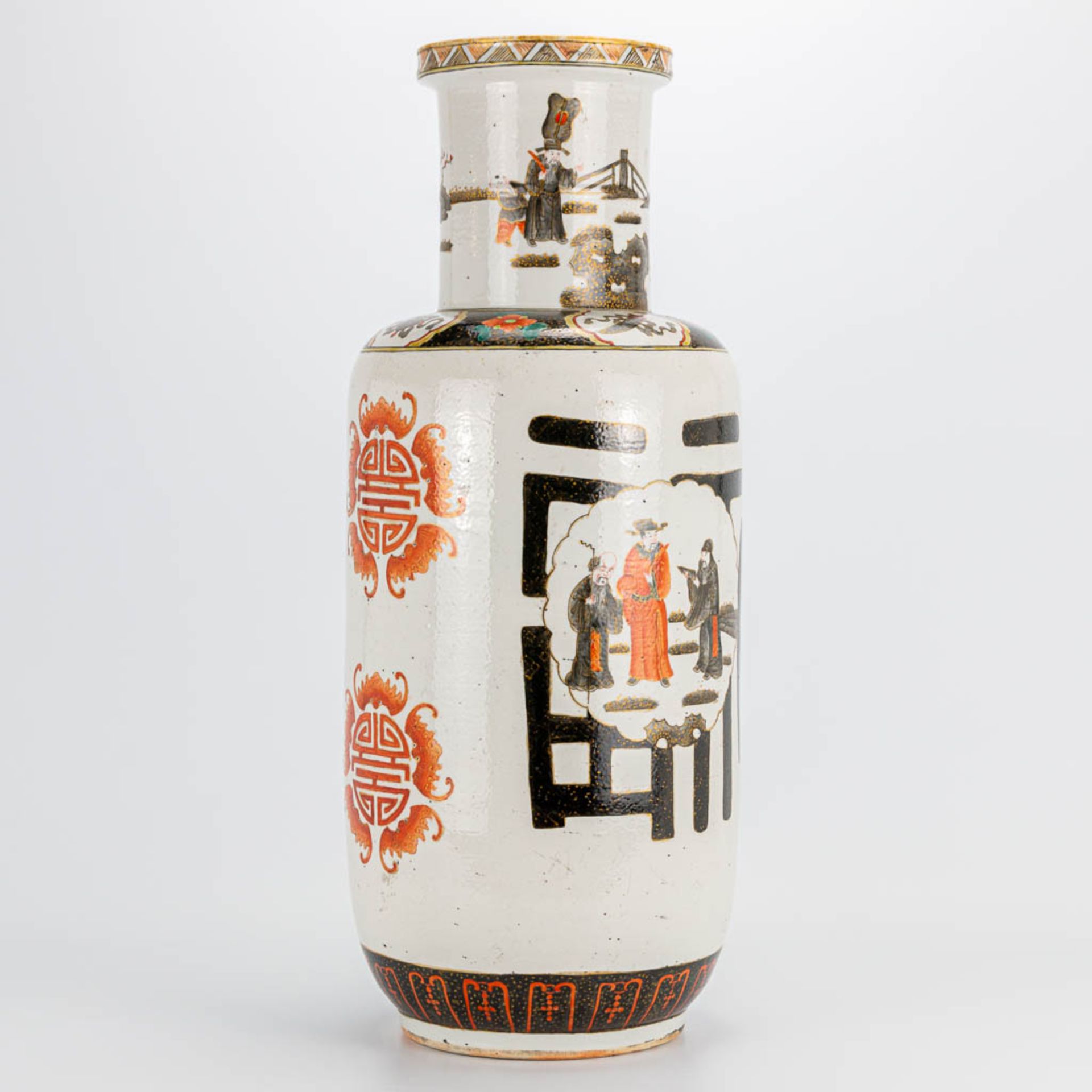 A Chinese vase with decor of wise men and calligraphic texts. 19th/20th century. (54 x 21 cm) - Image 3 of 21