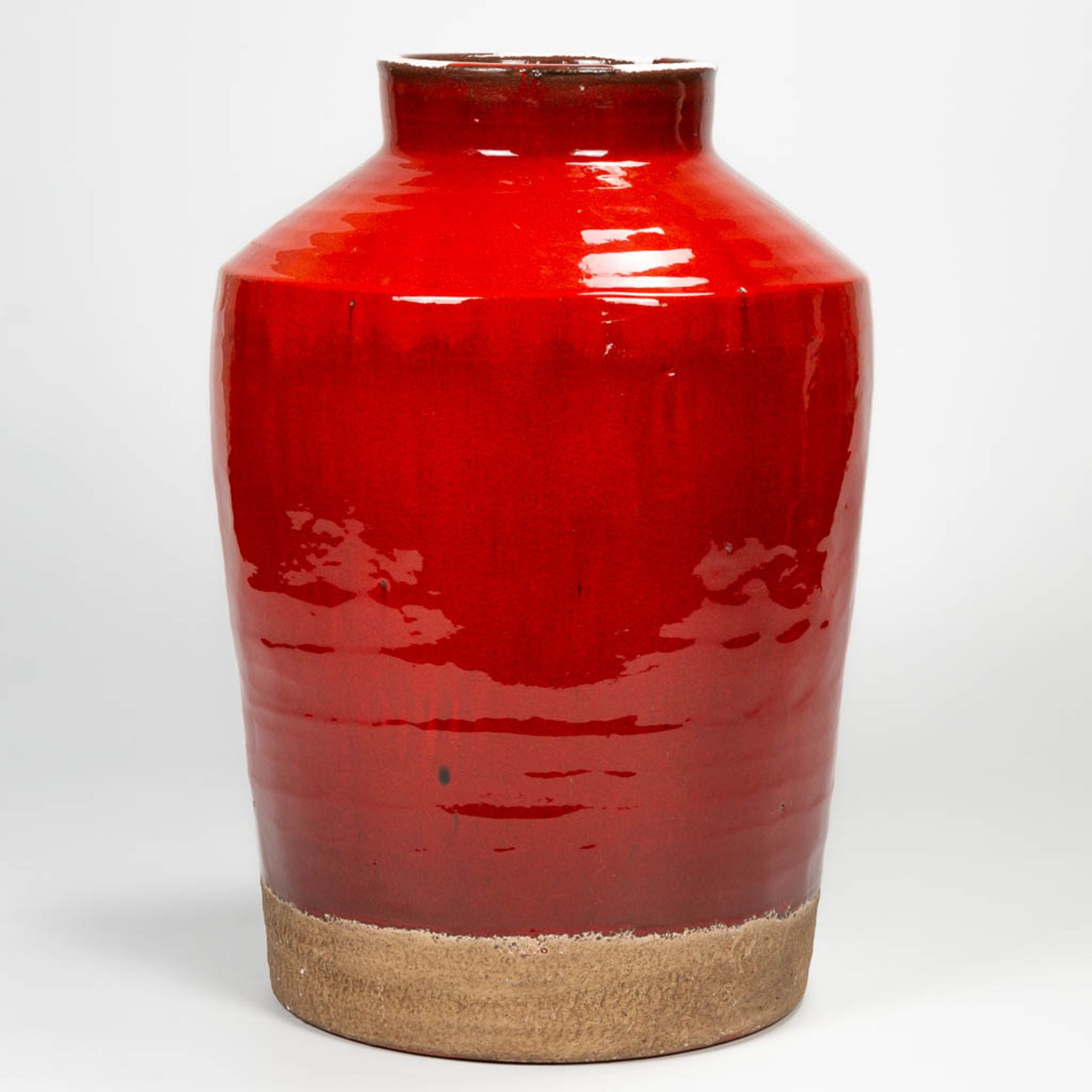 An exceptionally large ceramic vase with red glaze, probably made by Leon GOOSSENS (XX) (56 x 40 cm) - Bild 5 aus 10