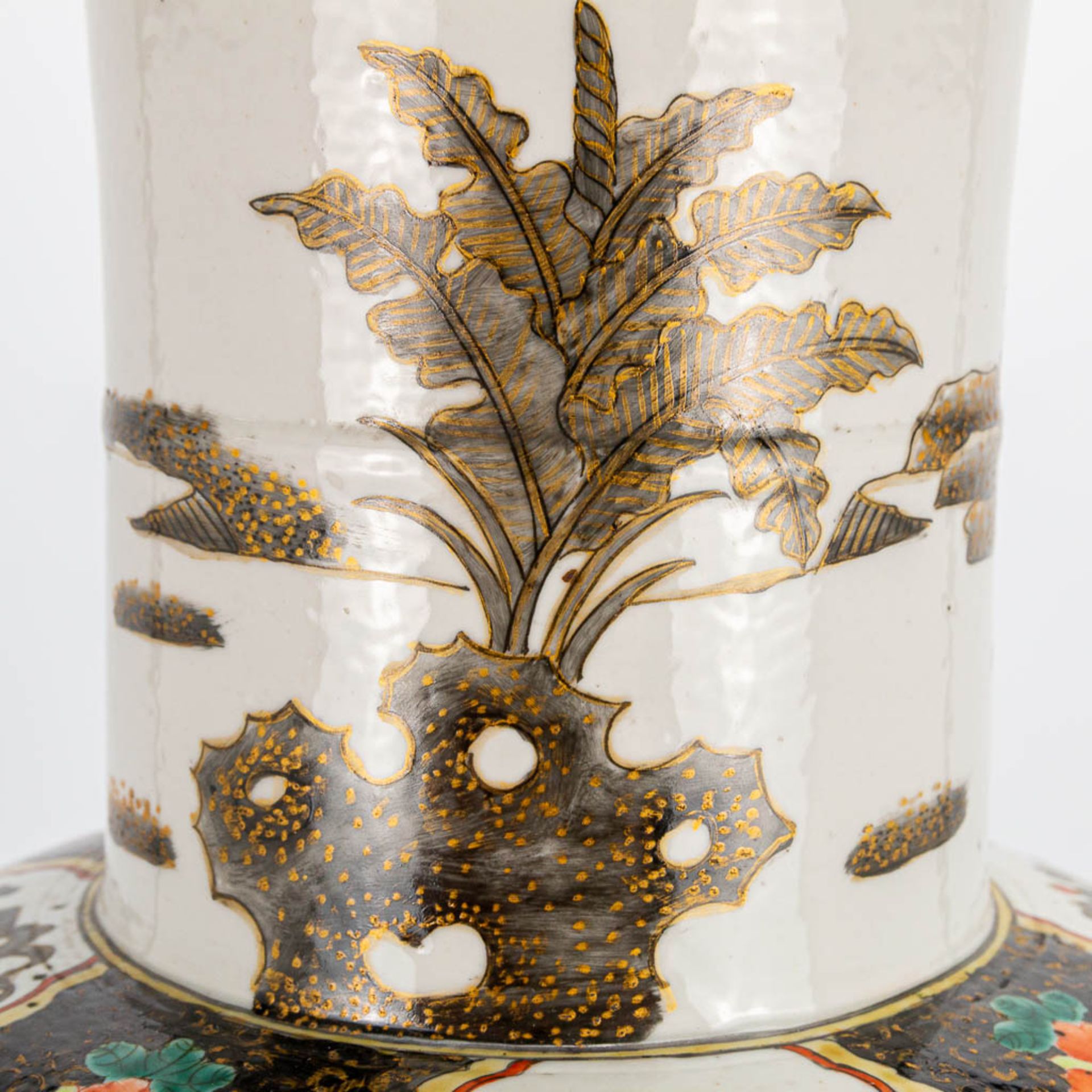 A Chinese vase with decor of wise men and calligraphic texts. 19th/20th century. (54 x 21 cm) - Image 20 of 21