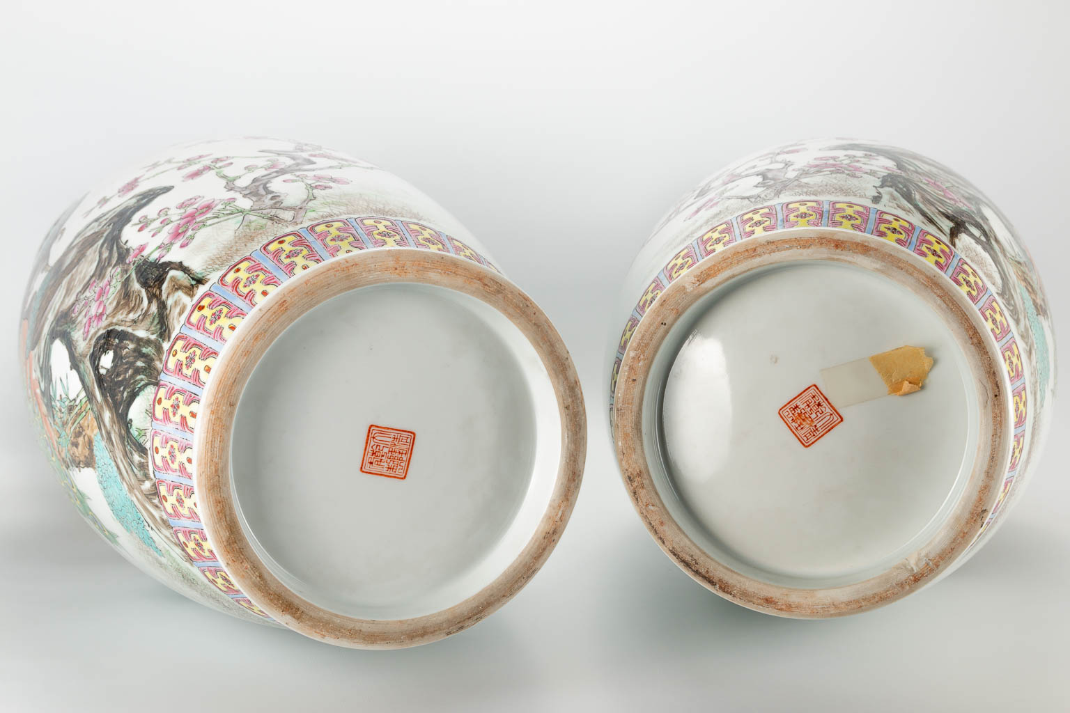 A pair of Chinese vases made of porcelain hand painted decor with peacocks. Marked Qianlong. 20th ce - Image 5 of 19