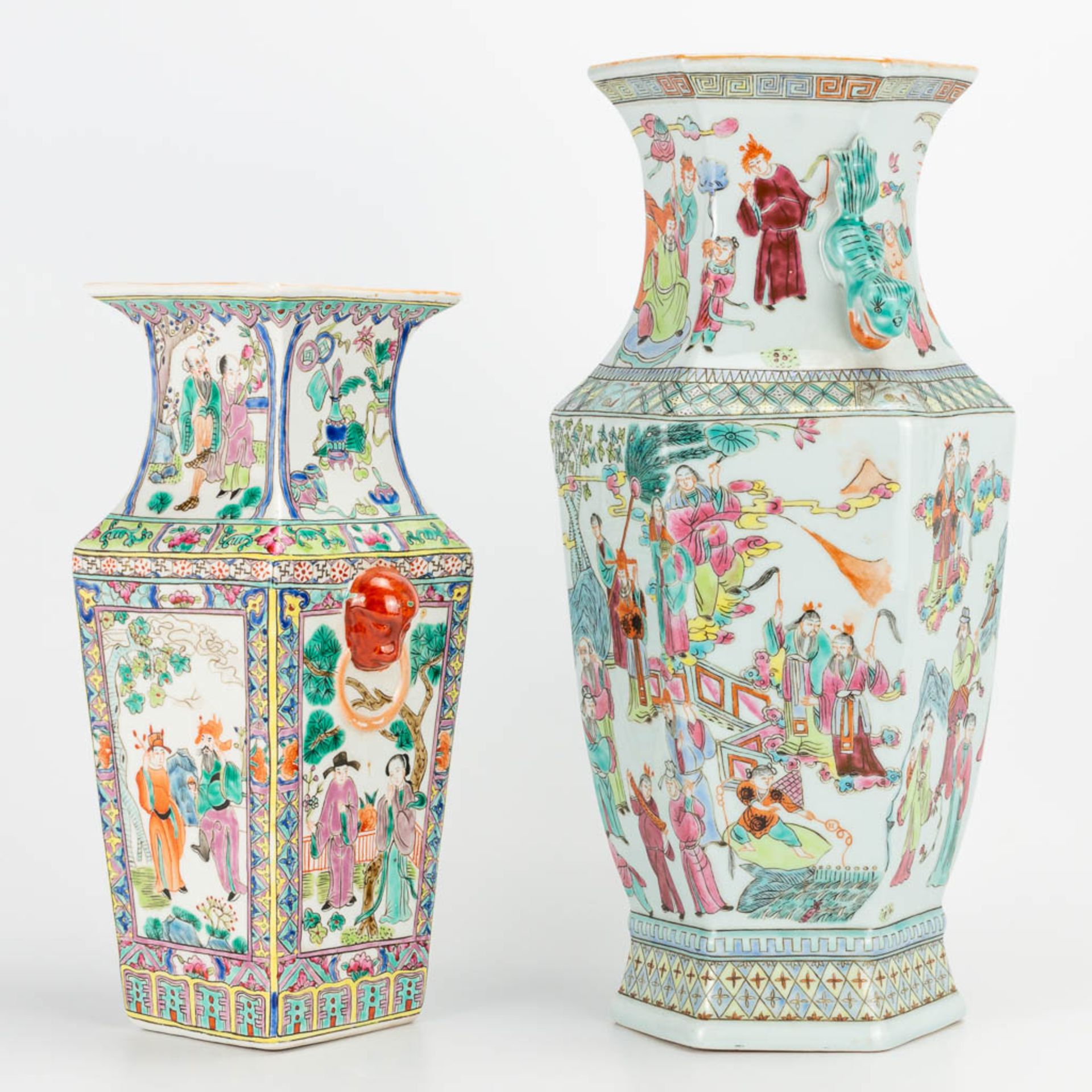 A collection of 2 Chinese vases with decor of emperors, playing children and ladies in court. 20th c - Image 6 of 29