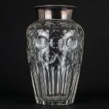 A large vase made of cut crystal with a silver rim, marked A835. (31,5 x 20 cm)