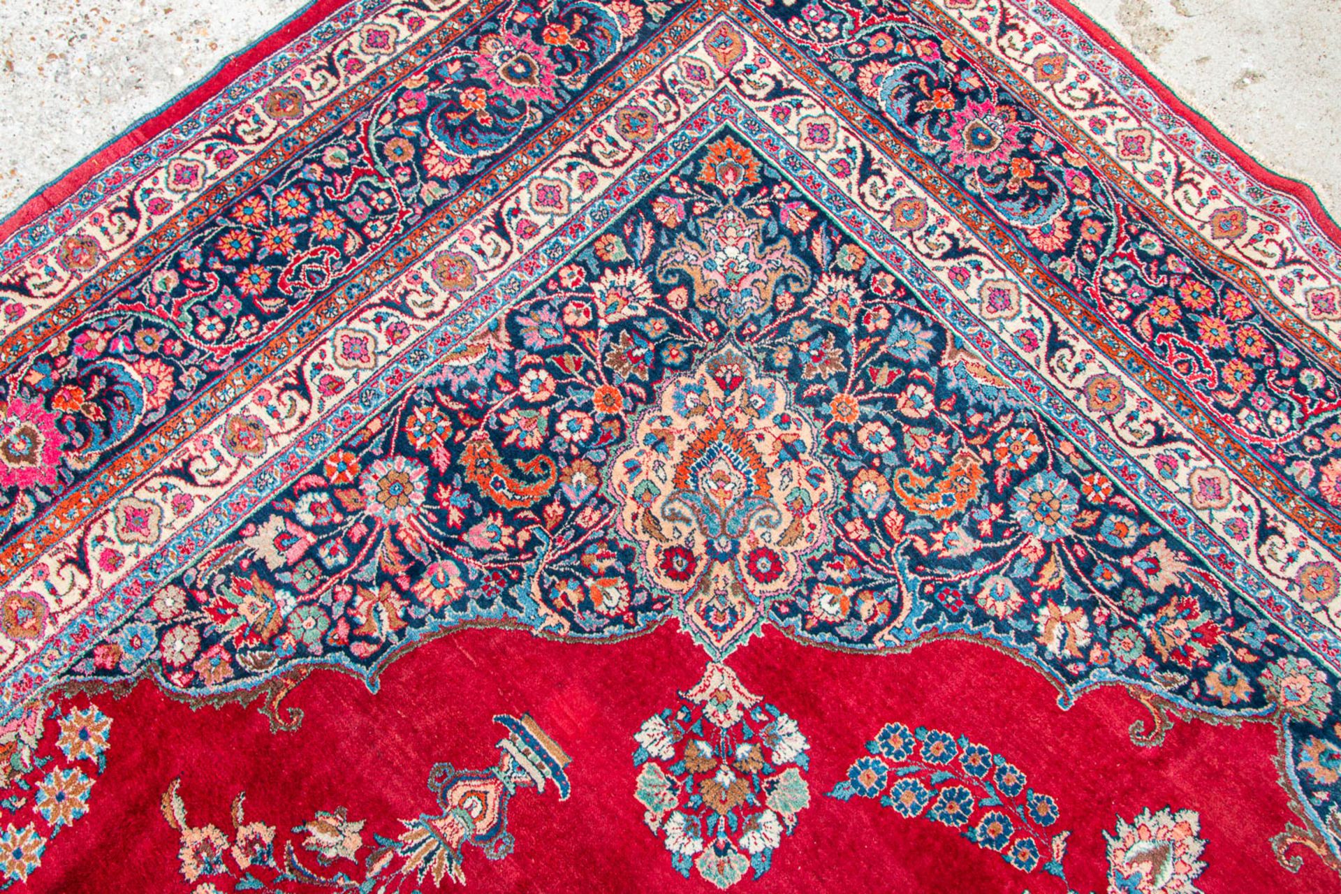 A large Oriental hand-made carpet. Kachan. (414 x 305) (305 x 414 cm) - Image 6 of 6