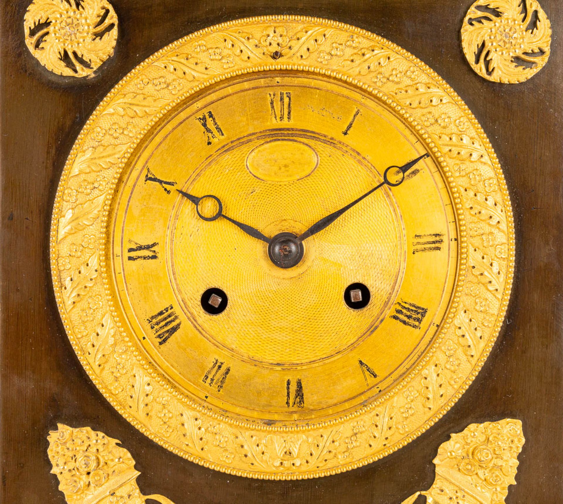 A table clock made in empire period of patinated and gilt bronze. 19th century. (10 x 19,5 x 46 cm) - Image 17 of 17