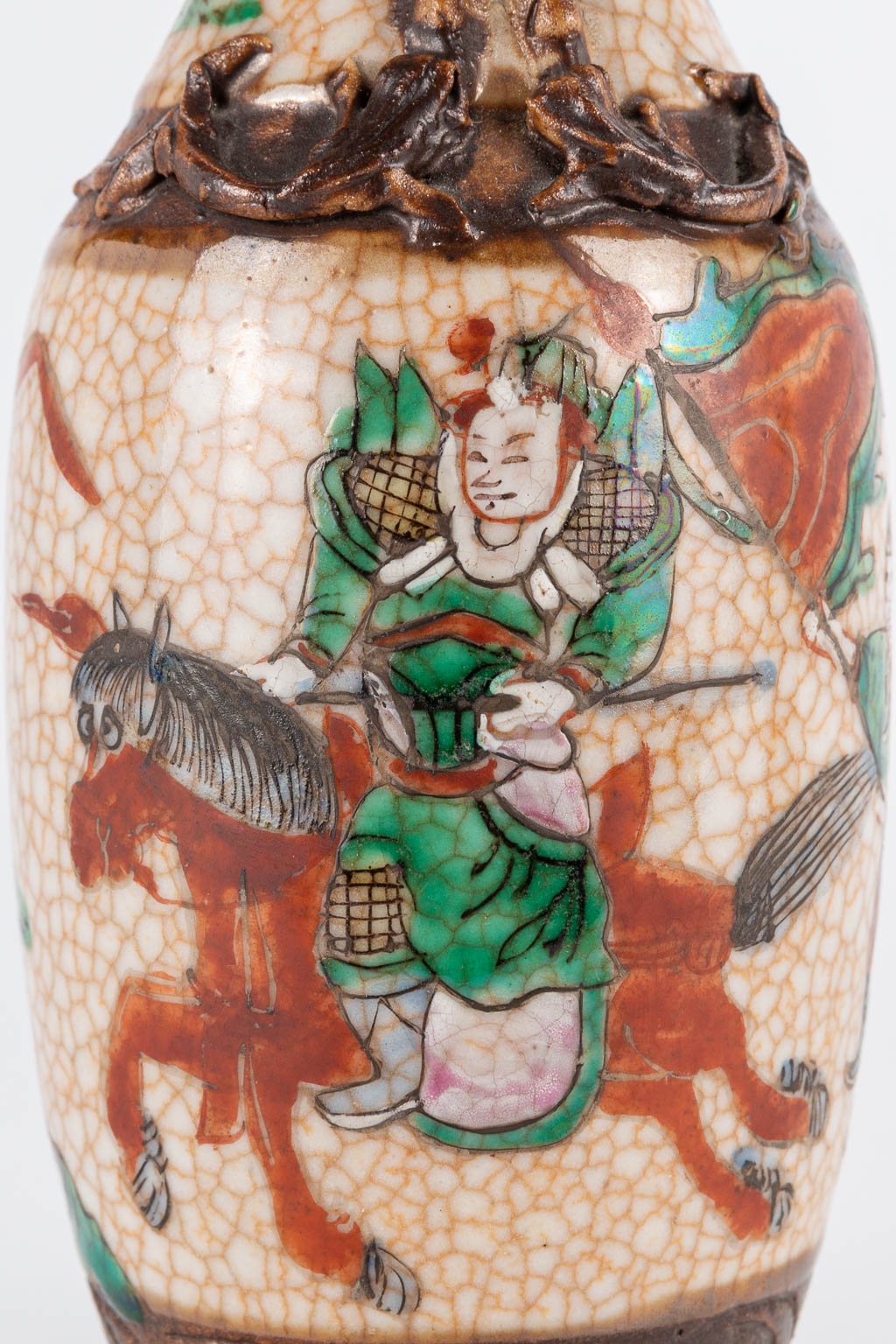 A pair of small Chinese vases Nanking with warrior decor. 19th/20th century. (19 x 8 cm) - Image 20 of 20