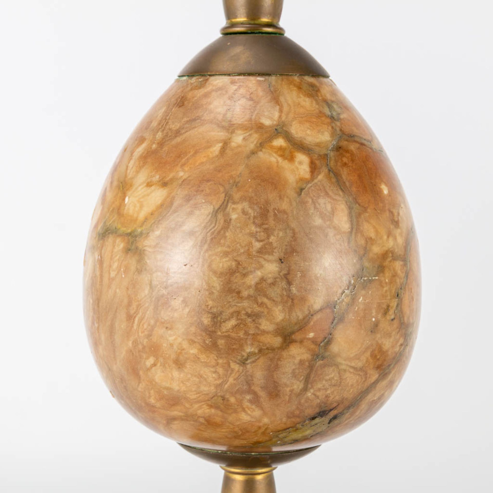 A pair mid-century candlesticks made of copper with an marble egg. (12 x 12 x 33 cm) - Image 6 of 14