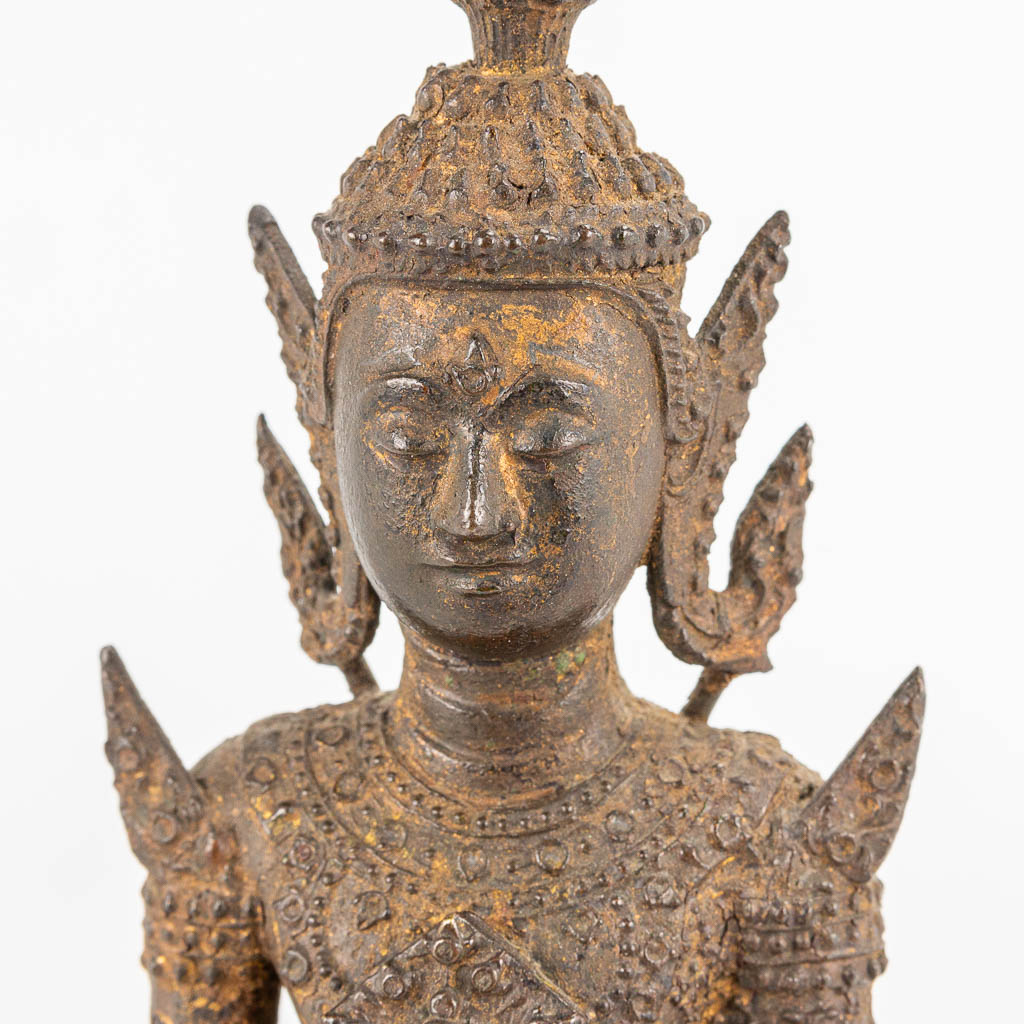 An antique Oriental Buddha, made of patinated bronze. Probably Thailand. (6,5 x 12 x 20 cm) - Image 8 of 10