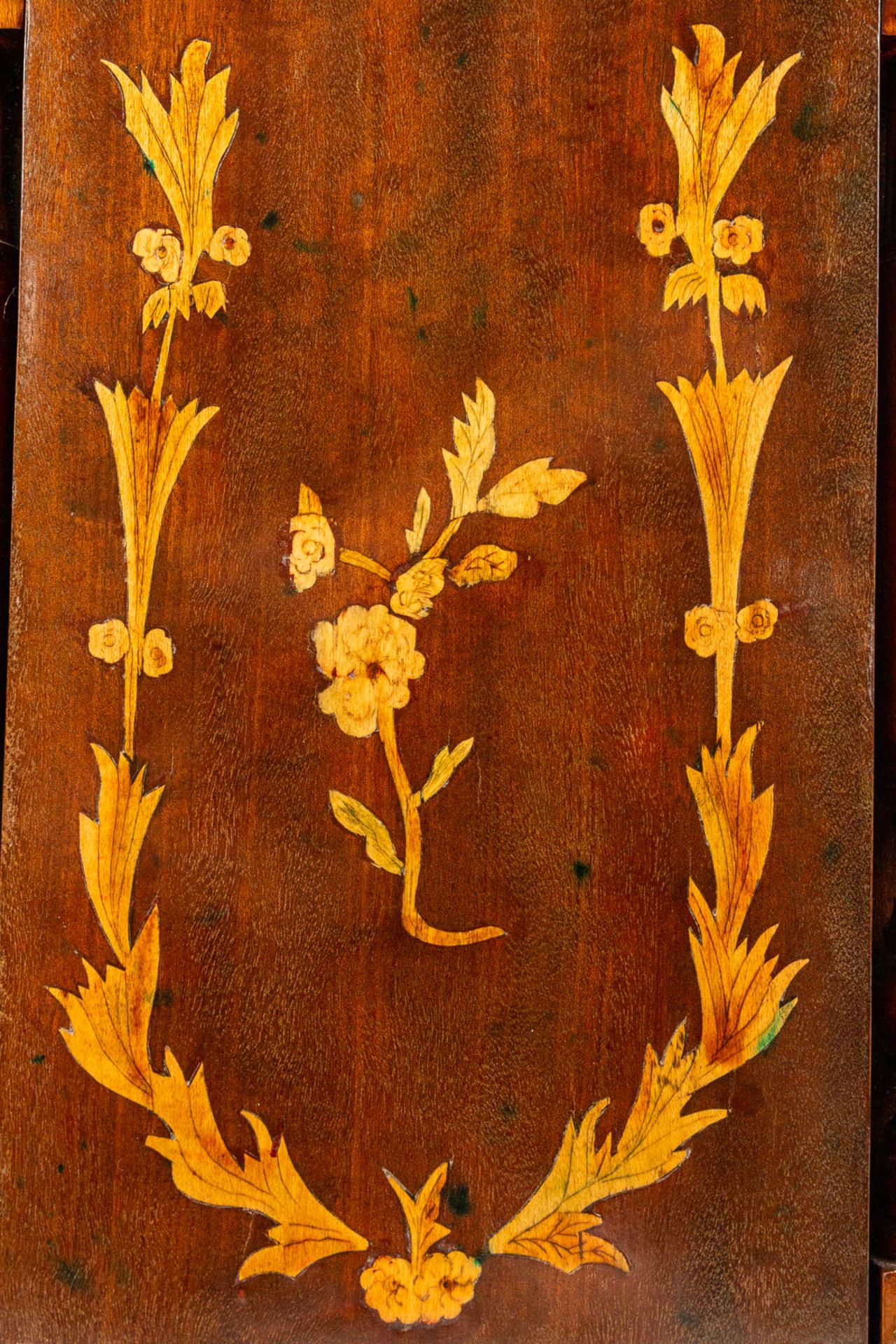 A table clock made of marquetry inlay, 19th century clock in a 20th century case. (17,5 x 34 x 73 cm - Image 14 of 16