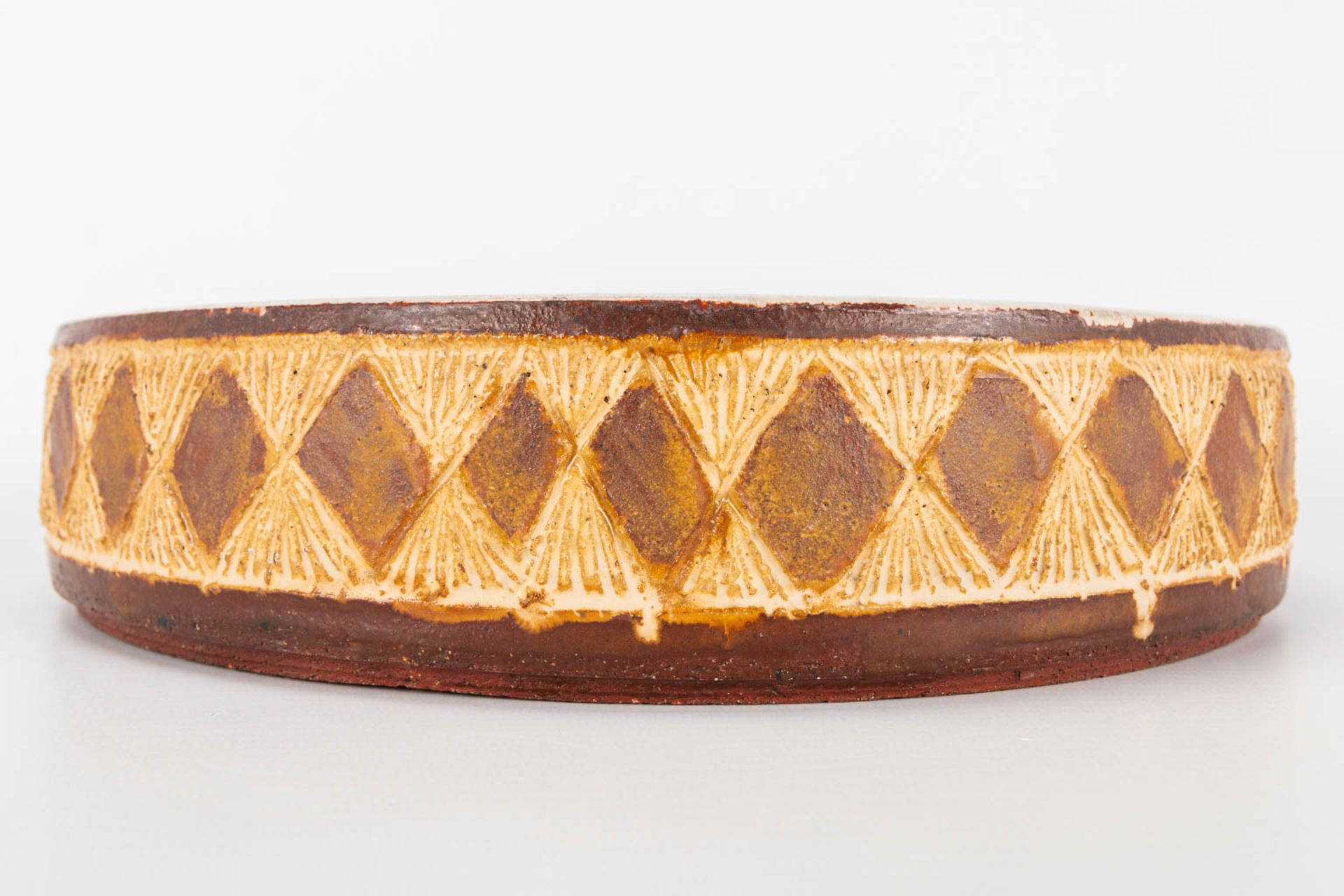 Elisabeth VANDEWEGHE (XX-XXI) A large bowl made of glazed ceramics for Perignem. Period 1970-1980. M - Bild 9 aus 12