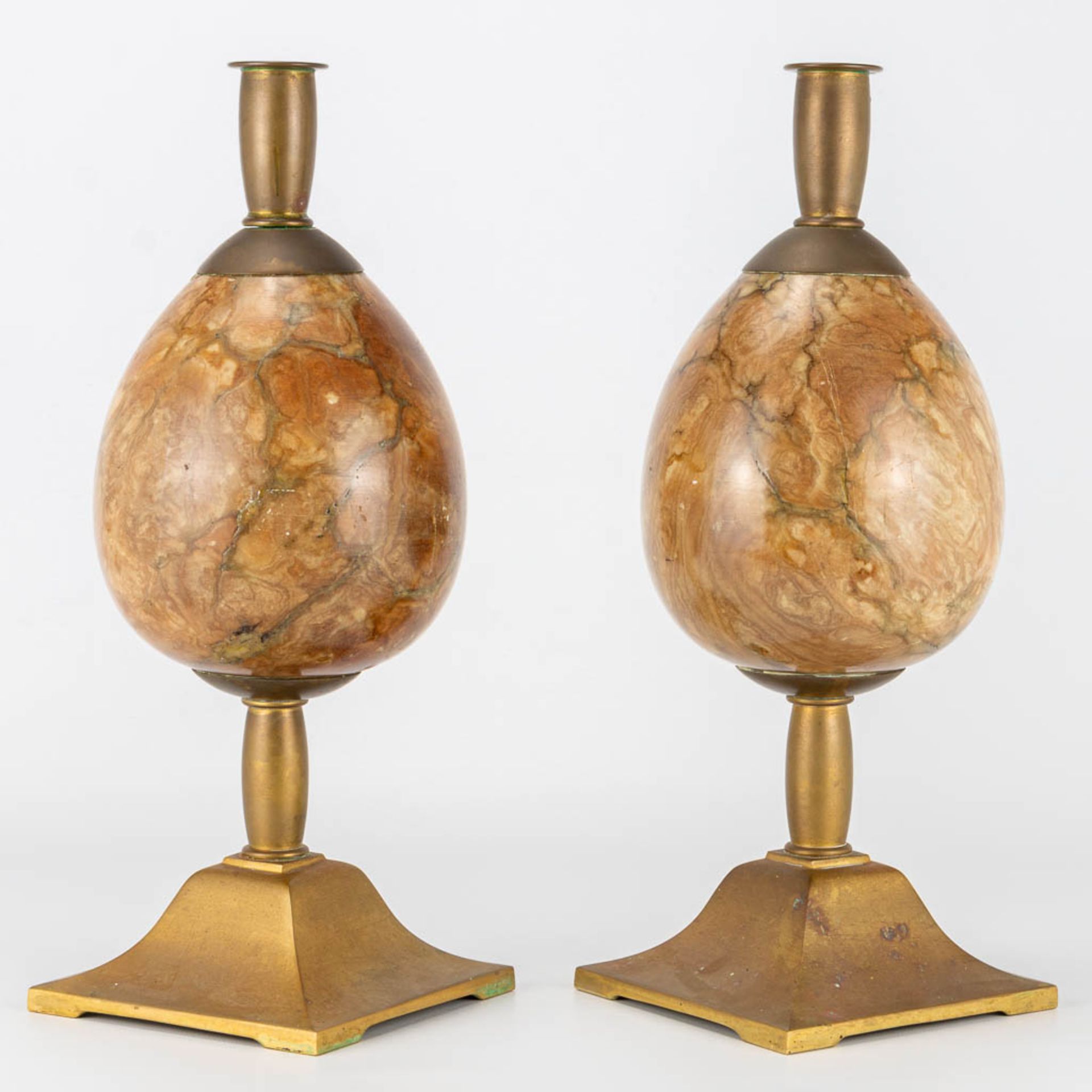 A pair mid-century candlesticks made of copper with an marble egg. (12 x 12 x 33 cm) - Image 4 of 14
