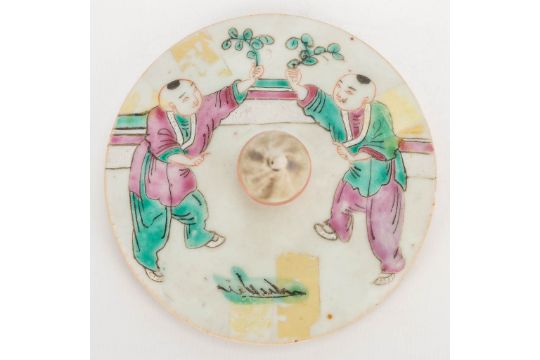 A Chinese porcelain ginger jar with decors of phoenixes and birds, playing children and wise men. 19 - Bild 7 aus 18