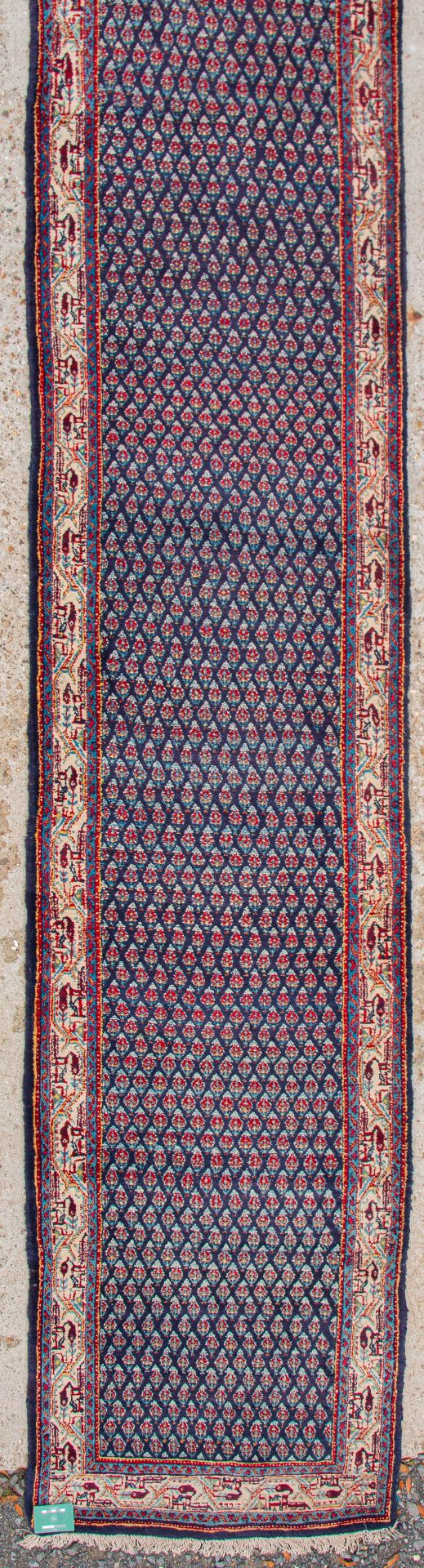 An Oriental hand-made runner carpet. Hamadan. (623 x 80 cm) - Image 7 of 7